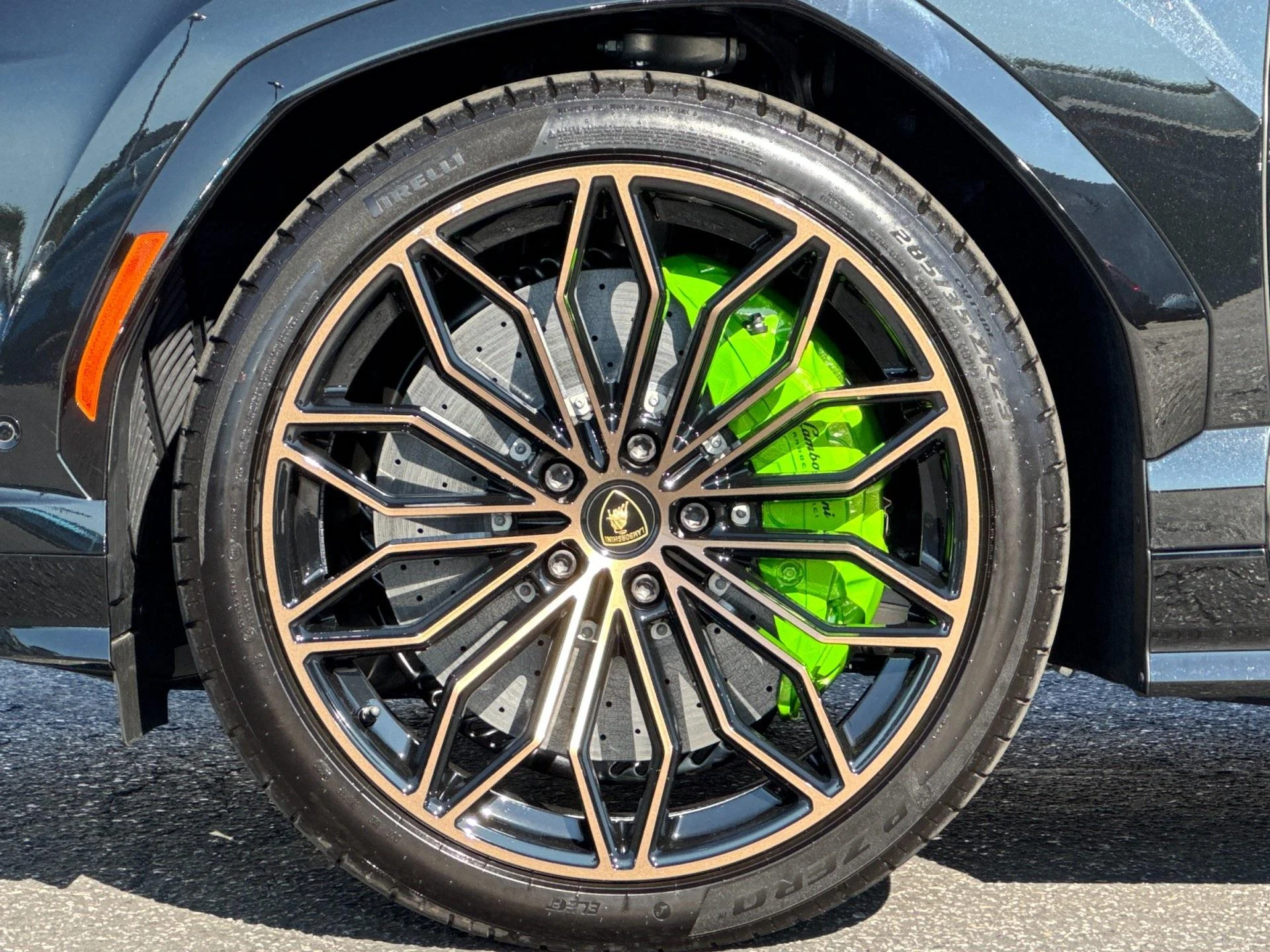 mph008_2010390957_New_2025_Lamborghini_Urus_SE_1755094444_9f384bbd15
