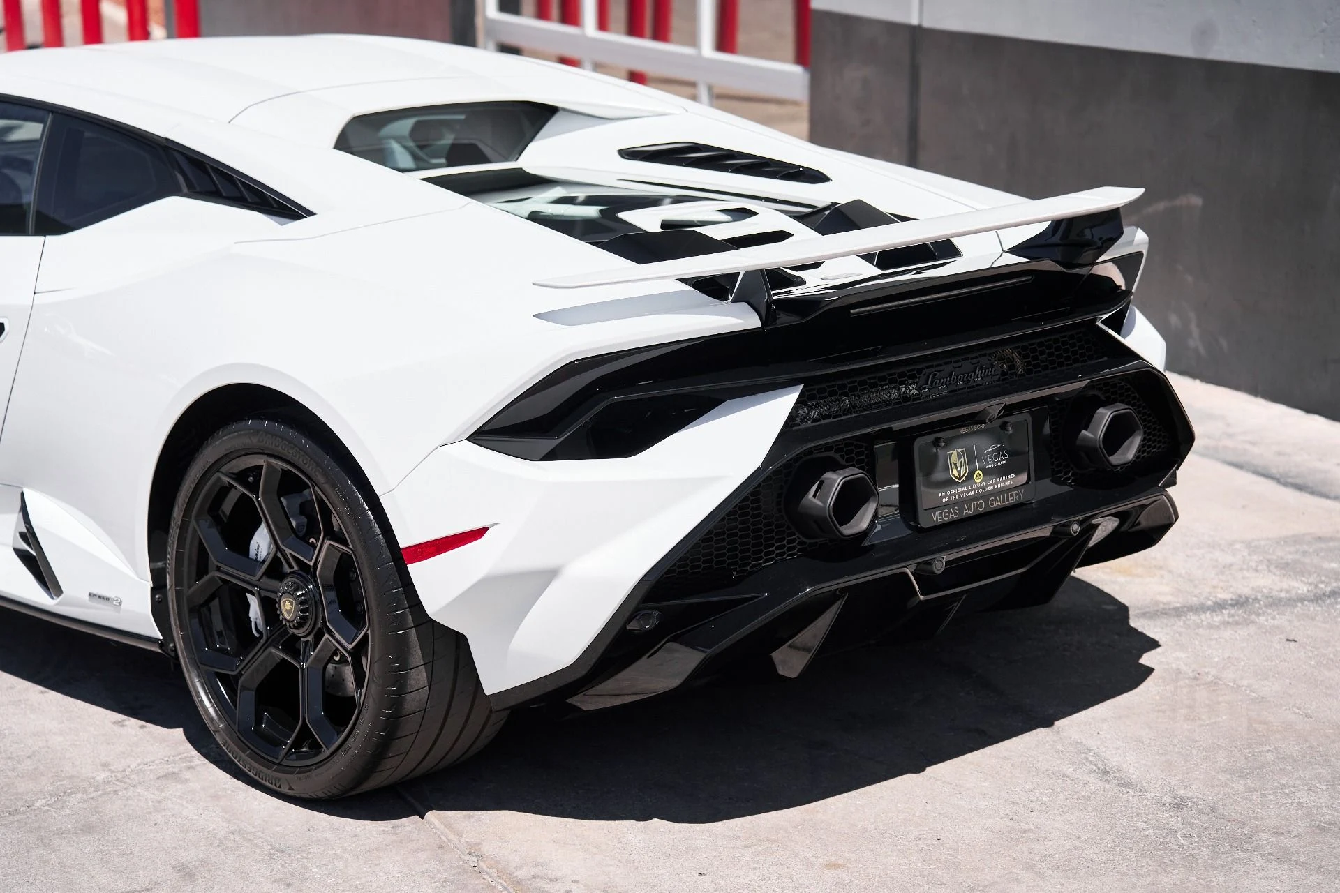 mph008_2023405241_Used_2023_Lamborghini_Huracan_Tecnica_Base_1750384074_492c41361b