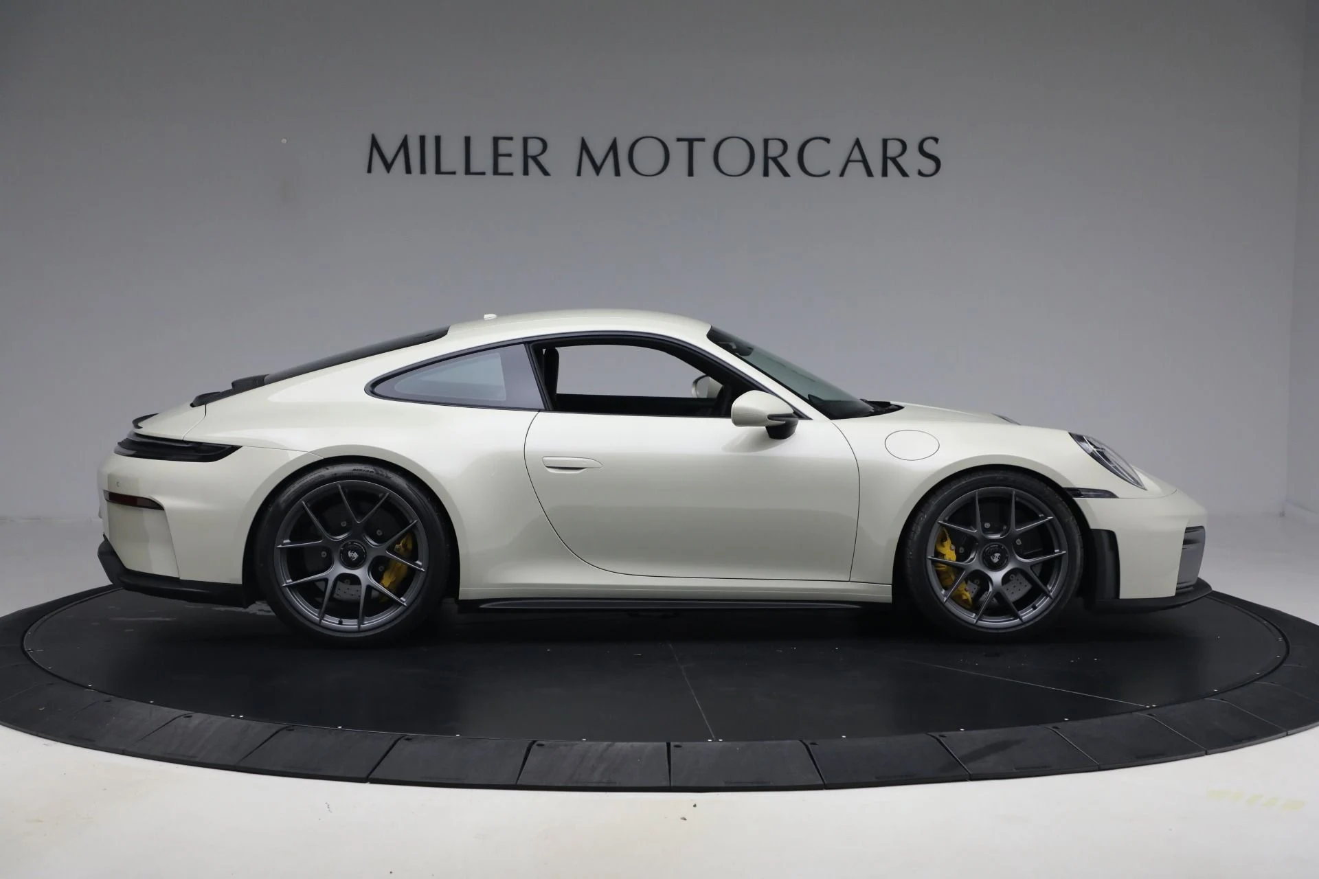 mph008_2025459853_Used_2026_Porsche_911_GT_3_Touring_1791237531_27dd1dd3fc