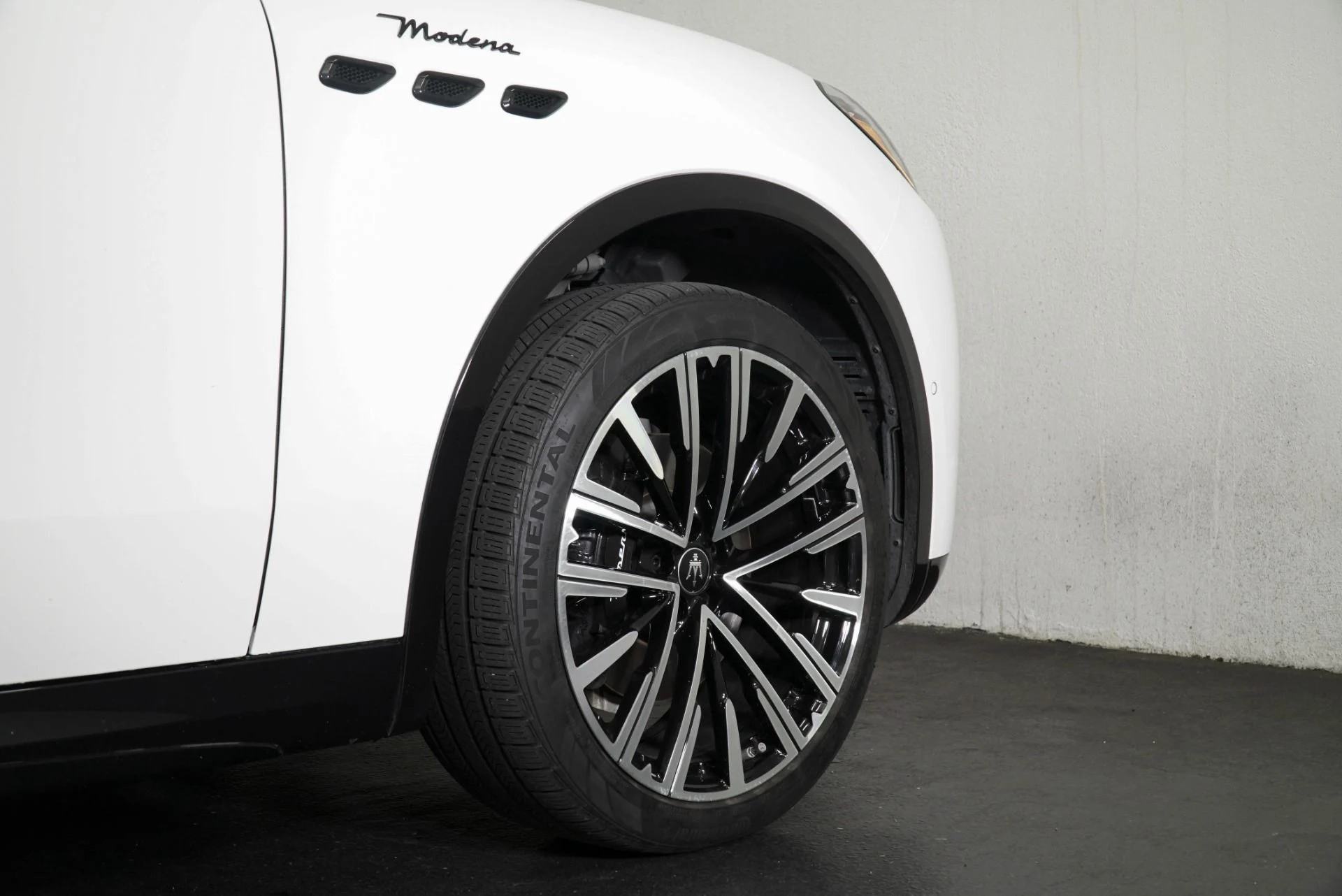 mph008_202789083_New_2025_Maserati_Grecale_Modena_1776302402_0ddc47ed87