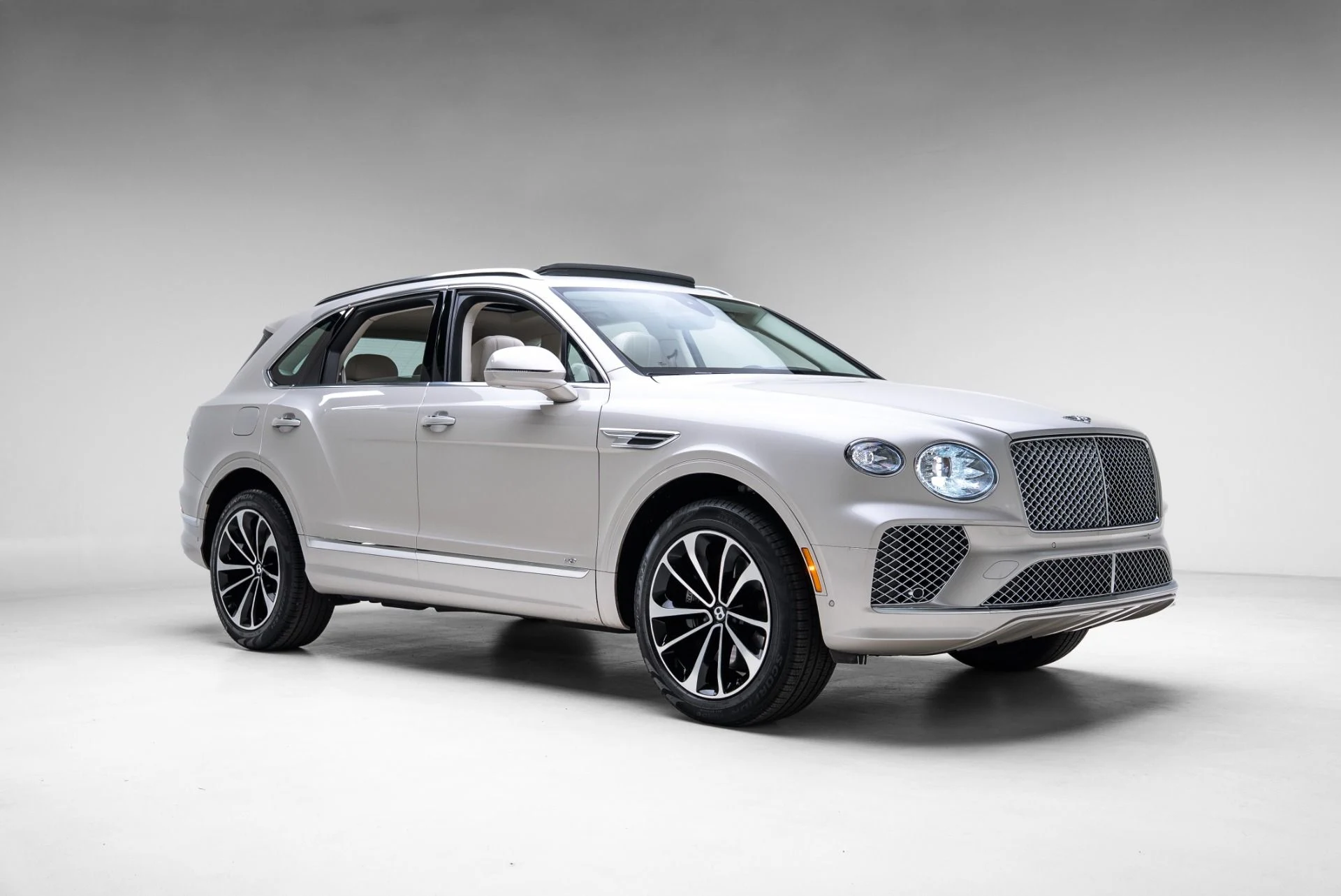 mph008_202928609_Used_2021_Bentley_Bentayga_V8_1774990523_2125615d37
