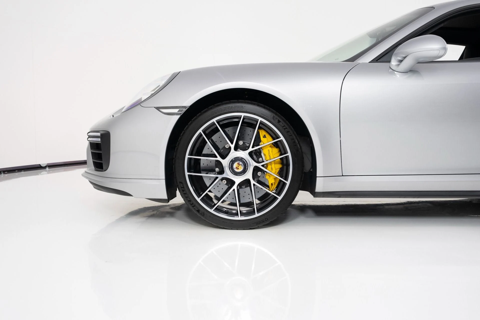 mph008_2034002870_Used_2017_Porsche_911_Turbo_S_1757541067_23cbd5bbc0