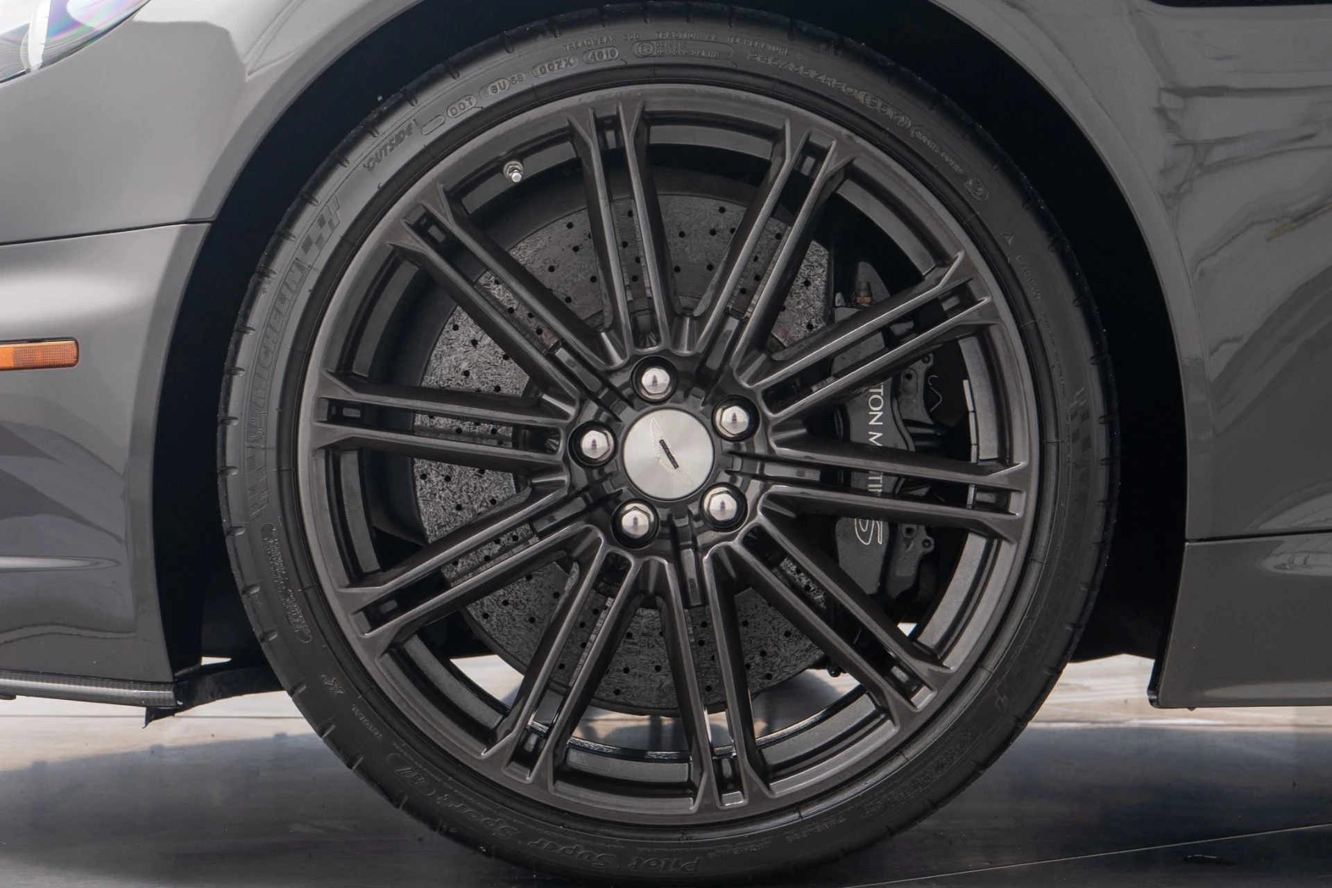mph008_2043745109_Used_2009_Aston_Martin_DBS_1753978319_6e102319ef