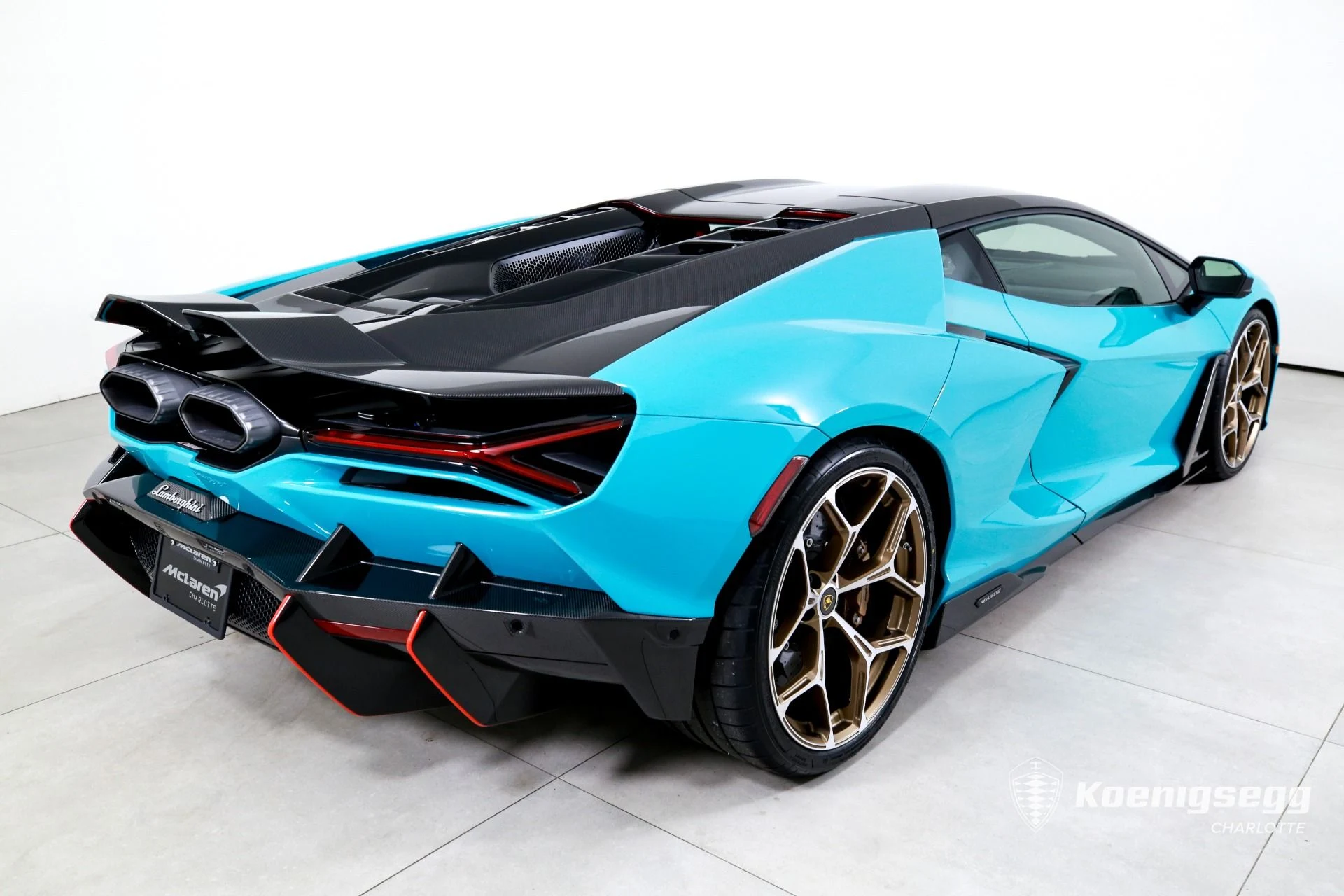 mph008_2044071496_Used_2025_Lamborghini_Revuelto_1783438439_14fcc53540