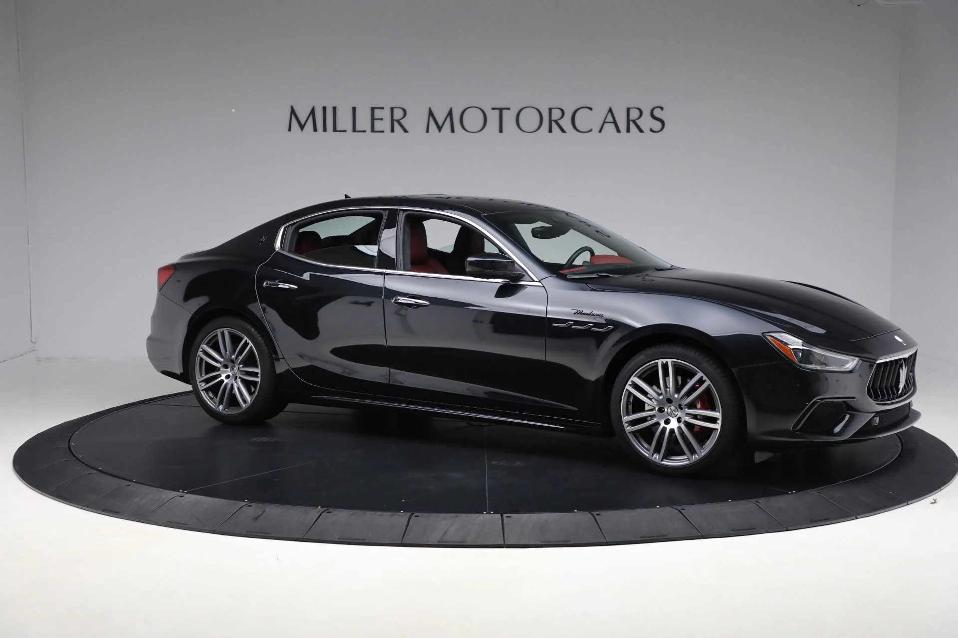 mph008_2044954074_Used_2022_Maserati_Ghibli_Modena_Q4_da99d1a791