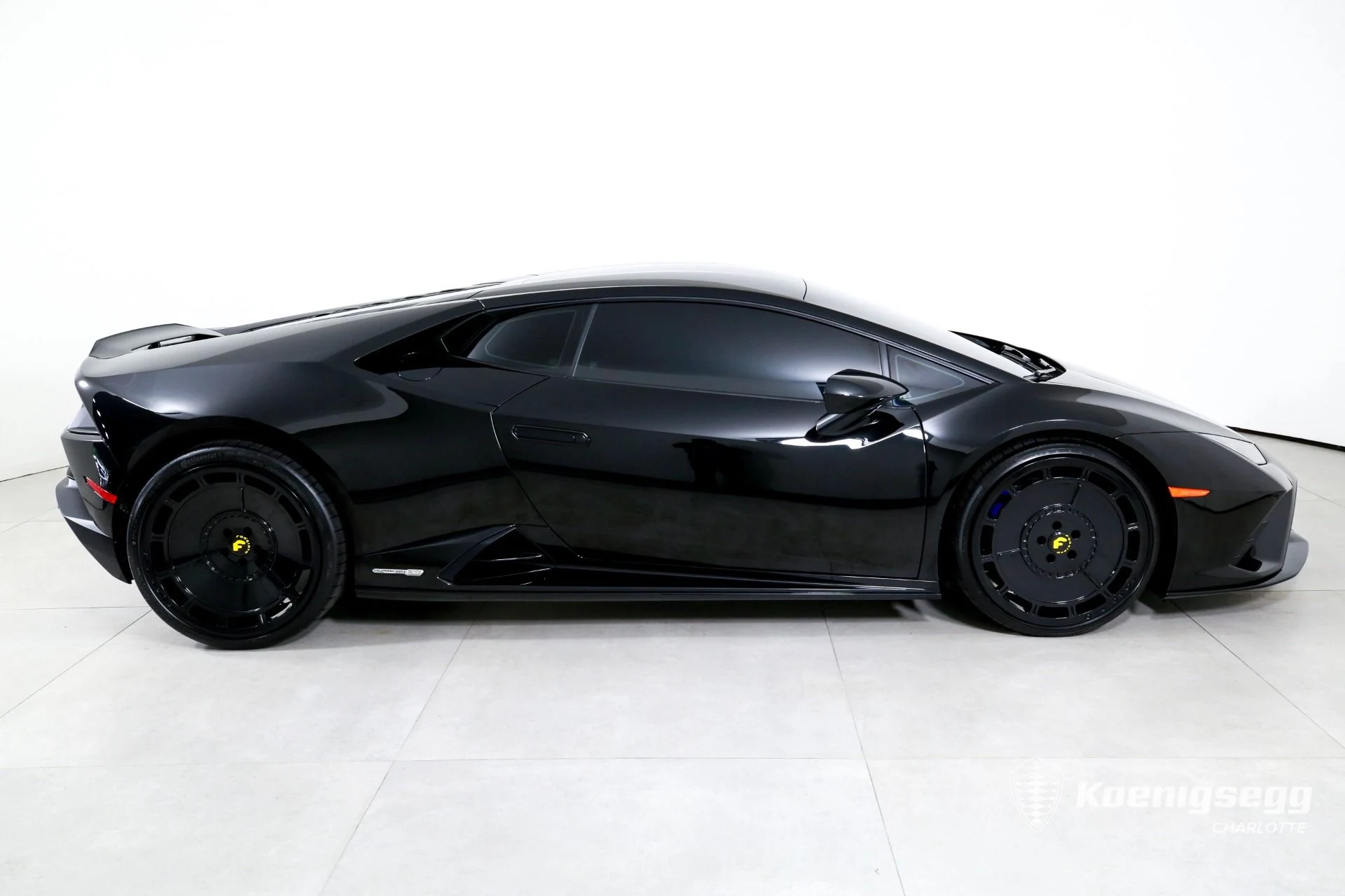 mph008_204672815_Used_2021_Lamborghini_Huracan_EVO_1760975962_1dae86c261