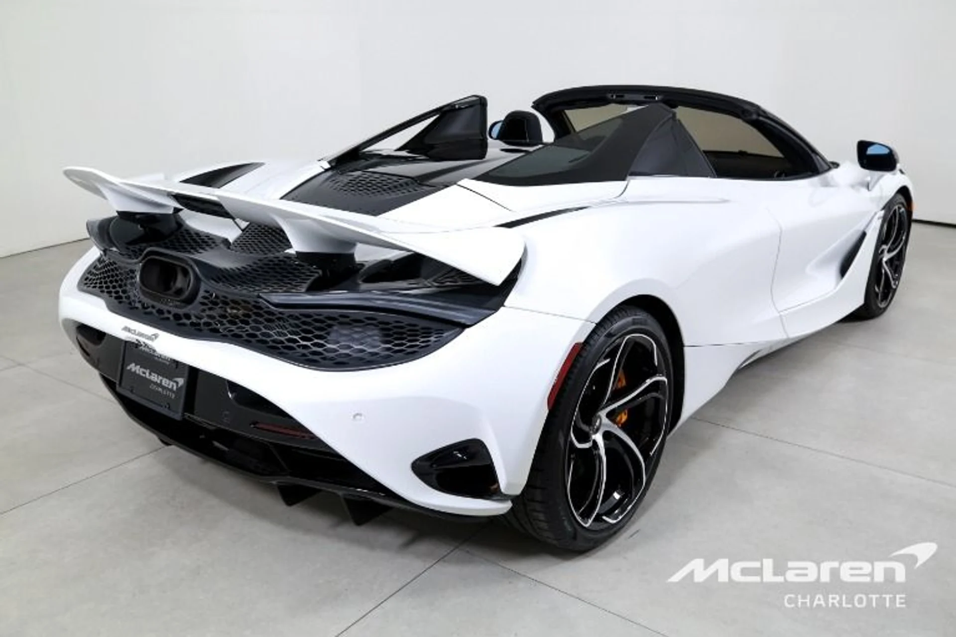 mph008_2049288933_Used_2024_Mc_Laren_750_S_Spider_49d4056356