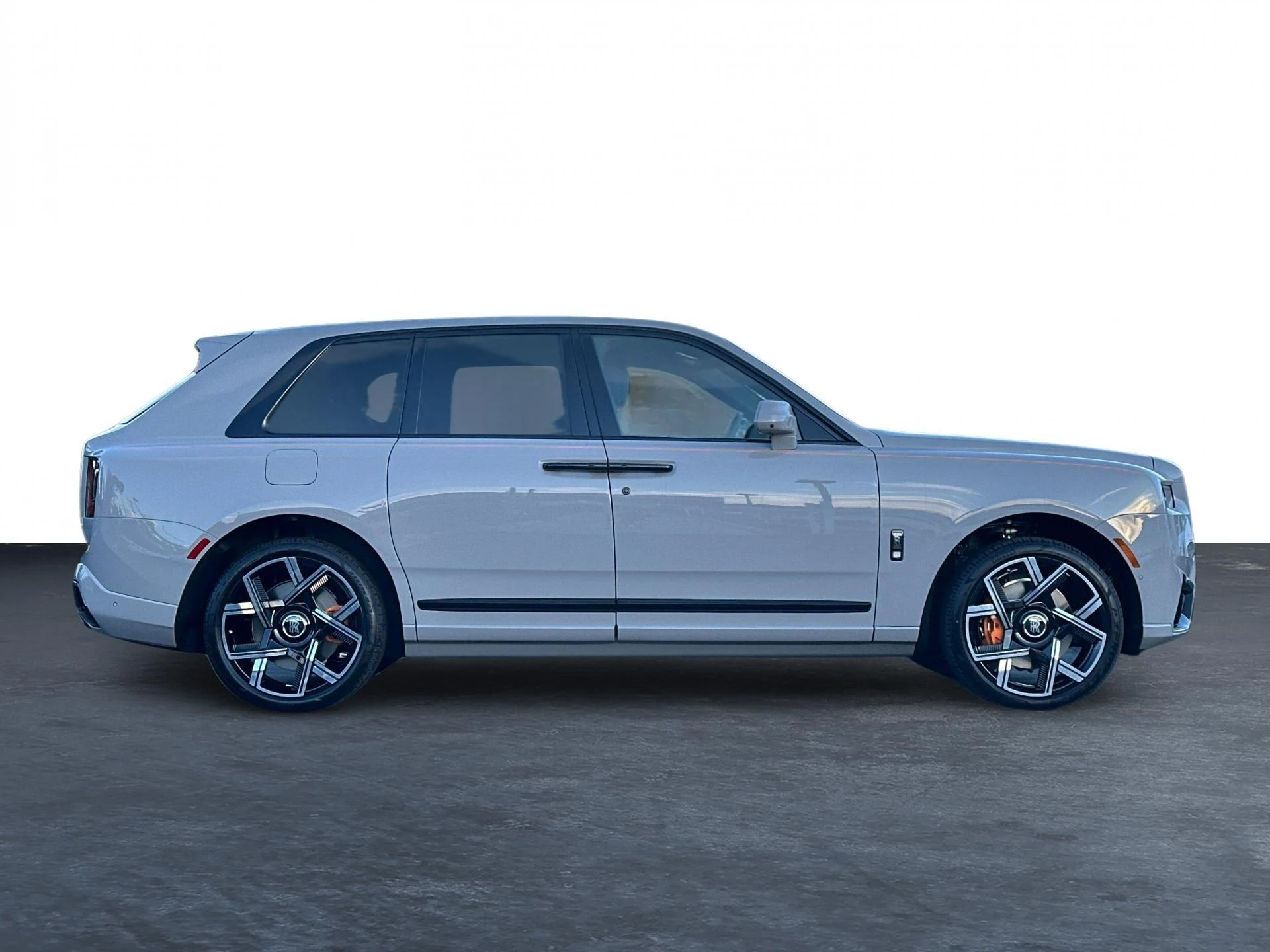 mph008_2059954065_New_2026_Rolls_Royce_Black_Badge_Cullinan_1763737844_8b0810bcbe