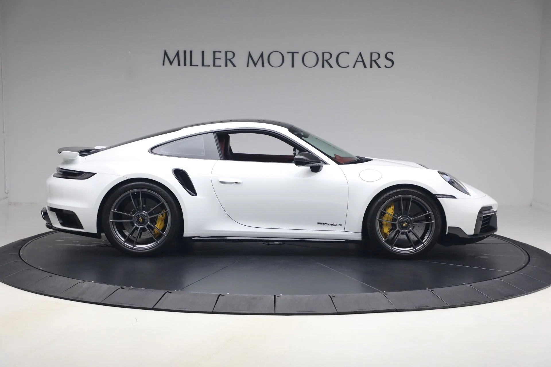 mph008_2065863800_Used_2022_Porsche_911_Turbo_S_1782750137_82ee34a936