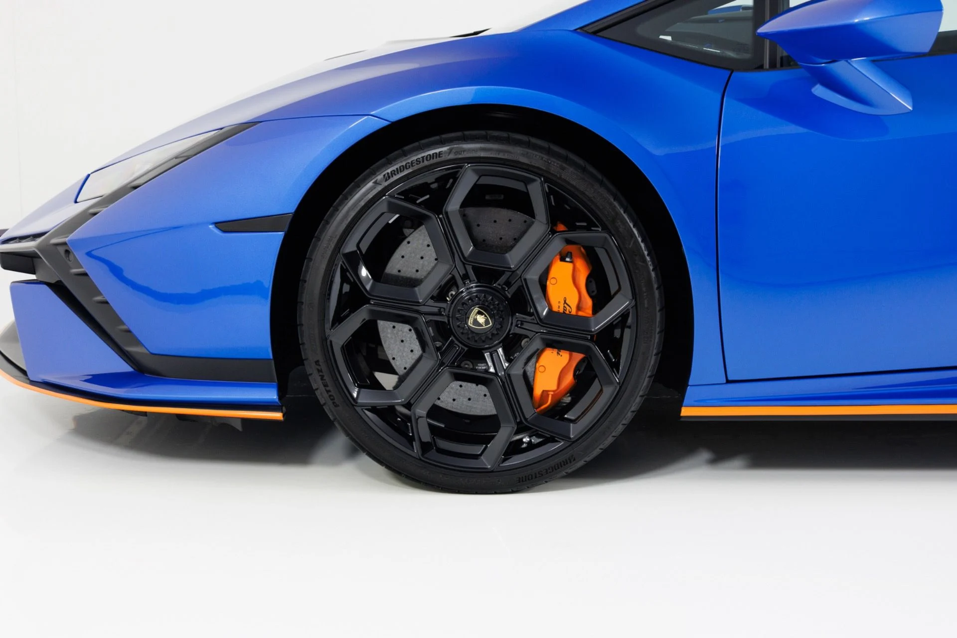 mph008_2078299546_Used_2023_Lamborghini_Huracan_Tecnica_1784830830_be87dadb8b