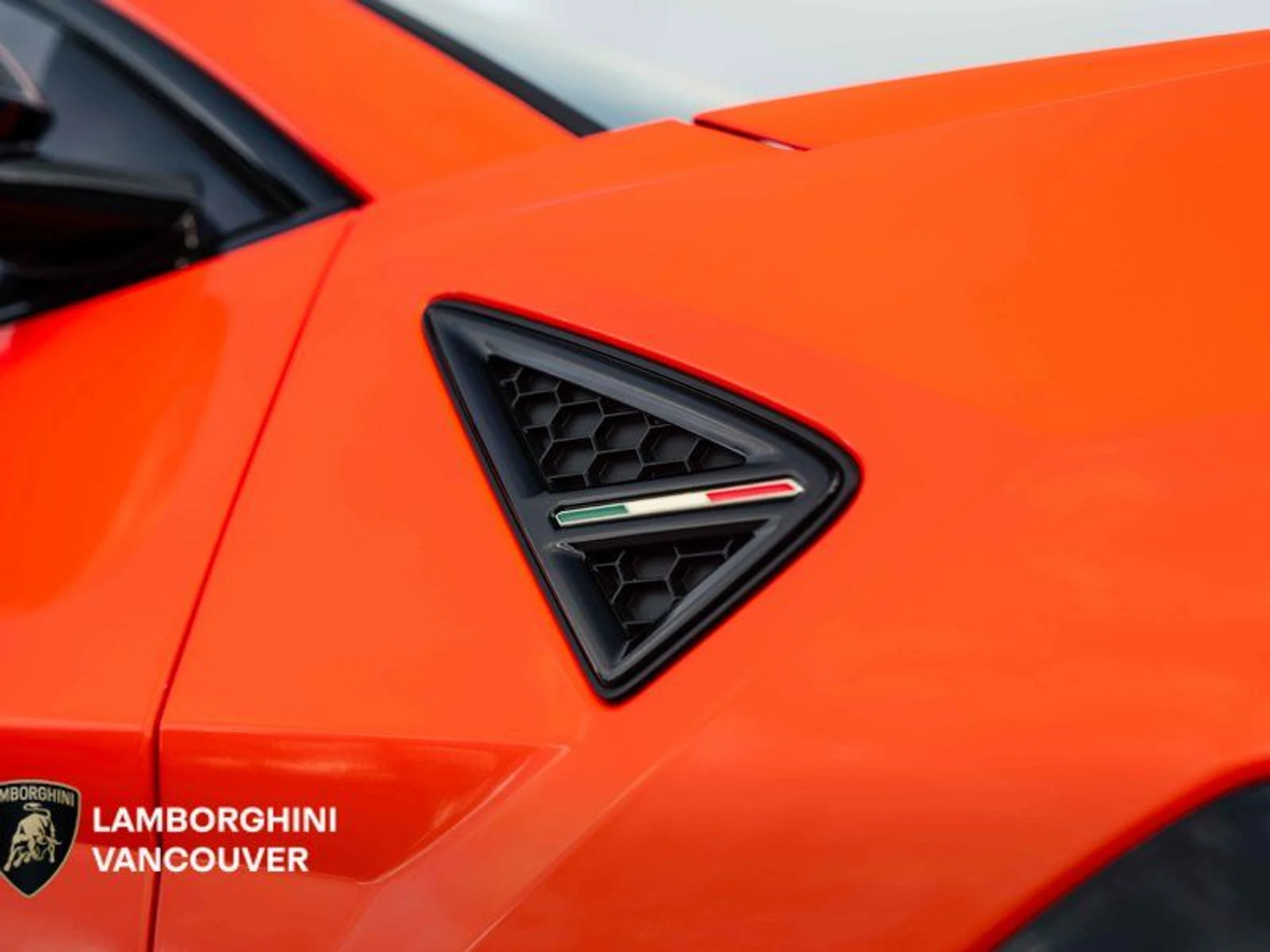 mph008_2078783587_38620862_07182_2025_lamborghini_urus_009_c10004ff02