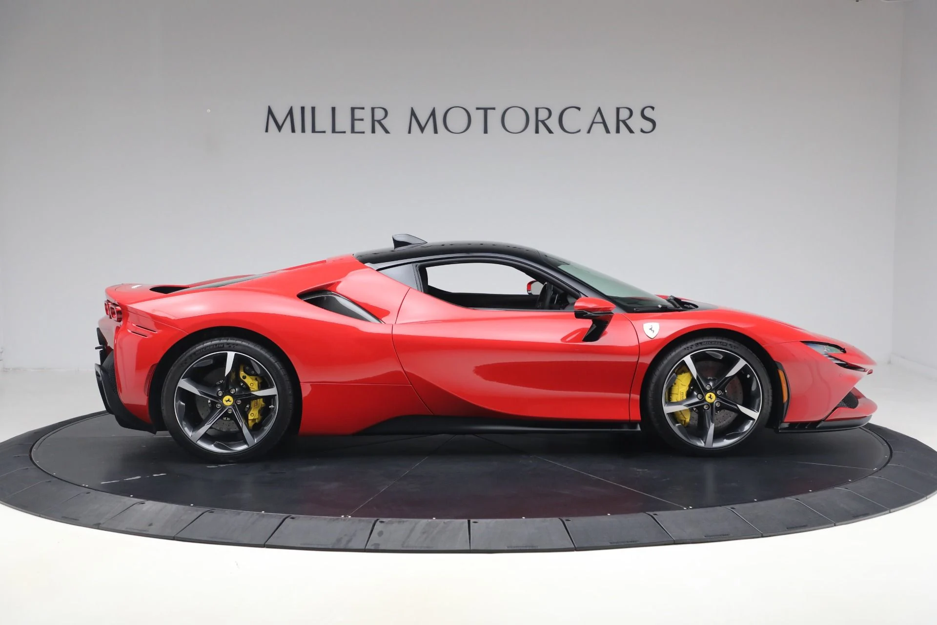 mph008_2080866122_Used_2023_Ferrari_SF_90_Stradale_1790624434_e92f8d964e