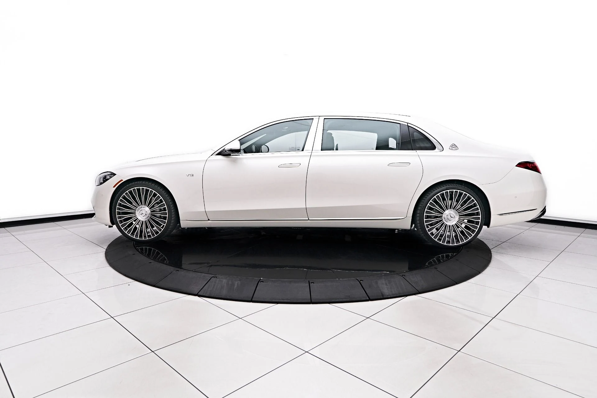mph008_2083979974_Used_2022_Mercedes_Benz_S_Class_Maybach_S_680_1757180586_15b8406ace