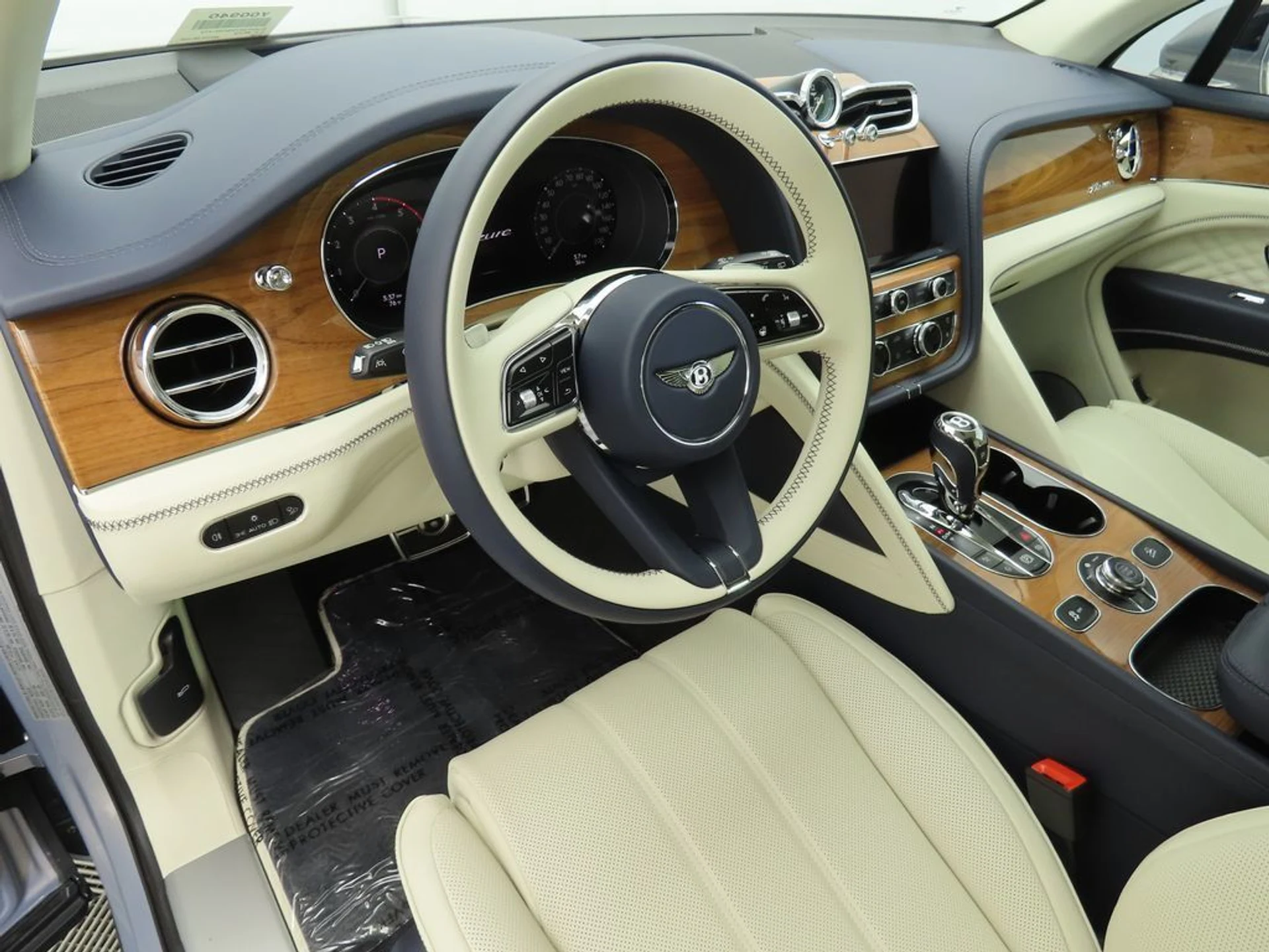 mph008_2086258972_new_2025_bentley_bentayga_ewb_v8awd_8119_22908718_9_1024_62a3b756e0