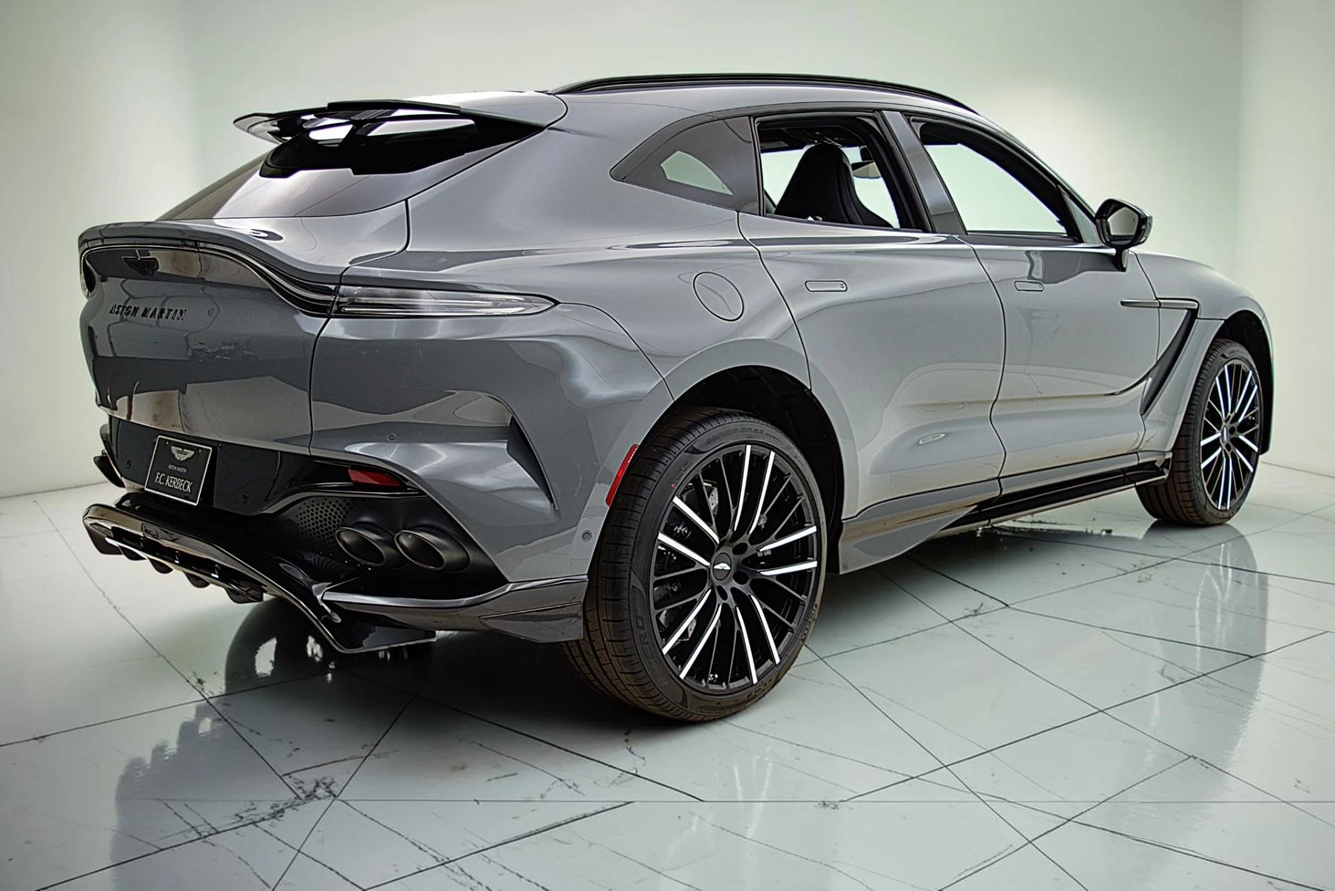 mph008_2086936258_Used_2023_Aston_Martin_DBX_707_0af4db2196
