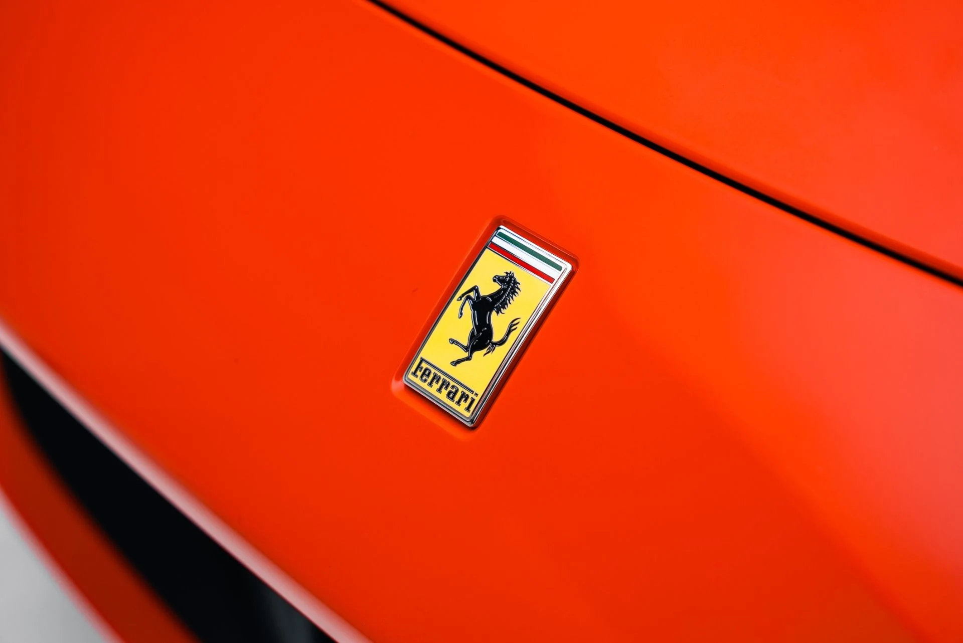 mph008_2089272753_Used_2022_Ferrari_F8_Spider_1766089321_4dd40907f1