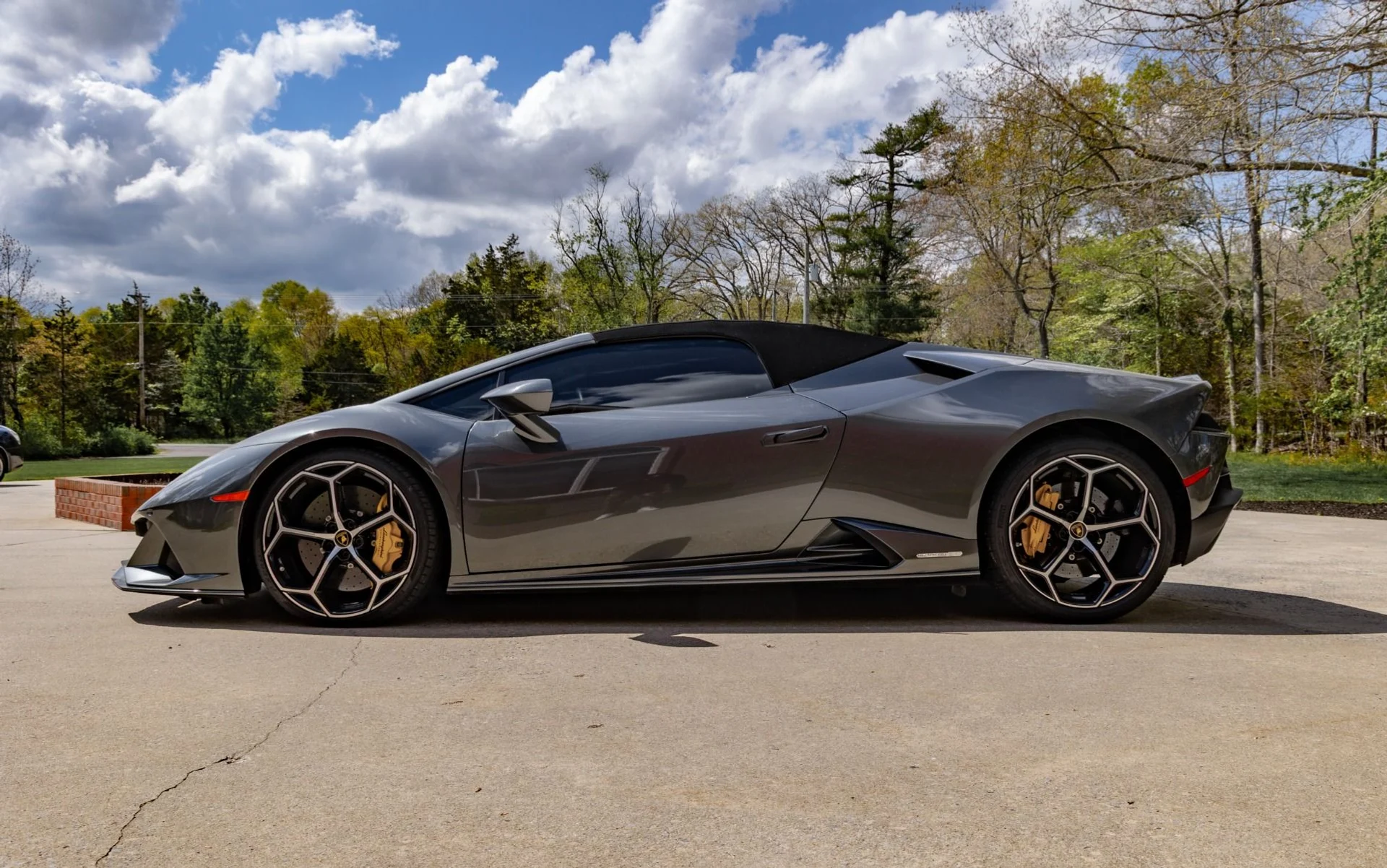 mph008_2089350065_Used_2020_Lamborghini_Huracan_EVO_Spyder_1777655683_afe0a80251