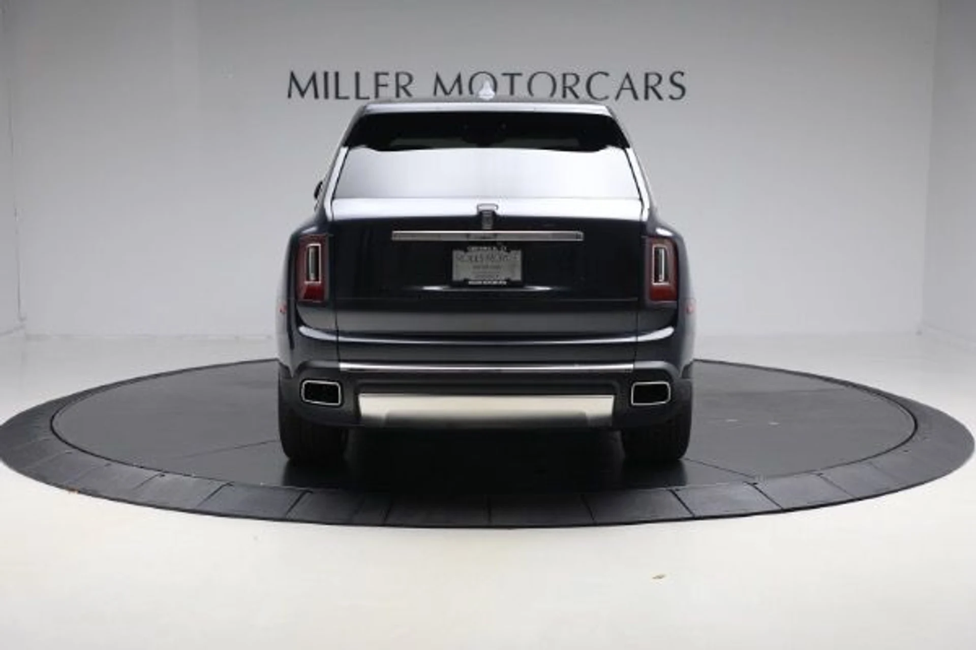 mph008_2101048236_Used_2022_Rolls_Royce_Cullinan_09760956d6