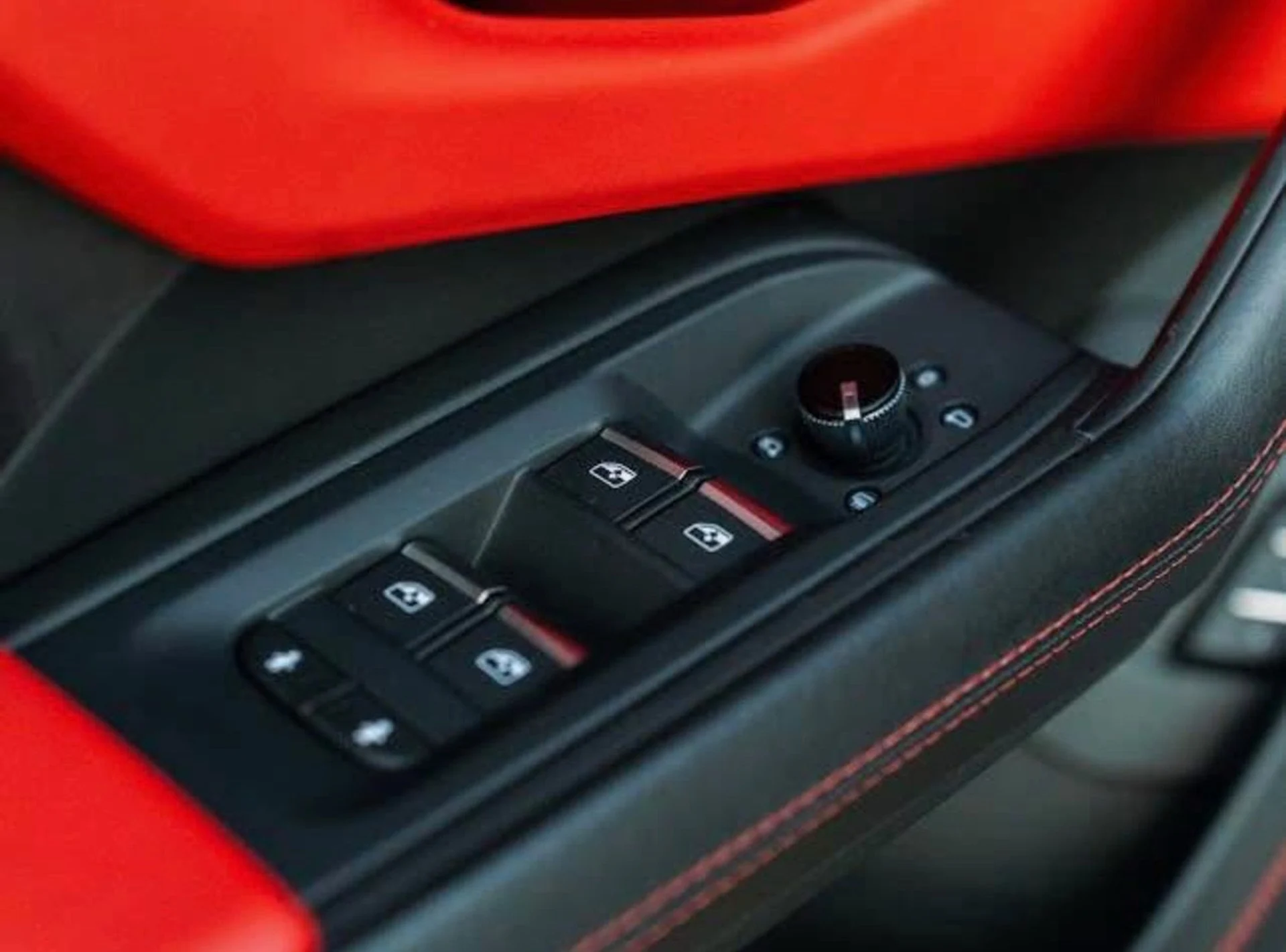 mph008_2102299652_Used_2020_Lamborghini_Urus_1757017018_72ae968553