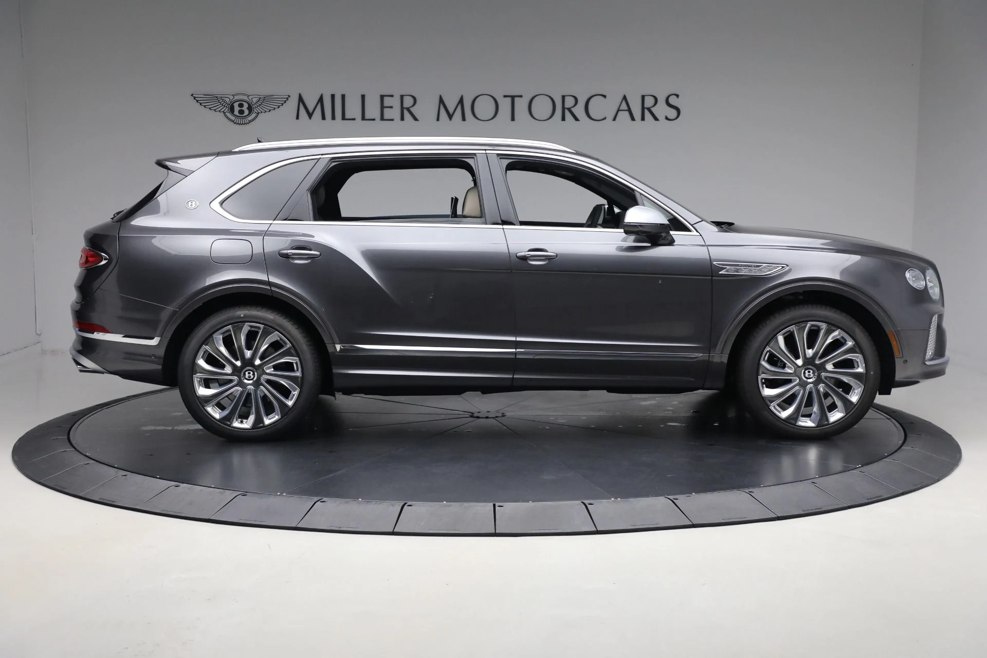 mph008_210282178_New_2025_Bentley_Bentayga_EWB_Mulliner_V8_a2cd8c1c56