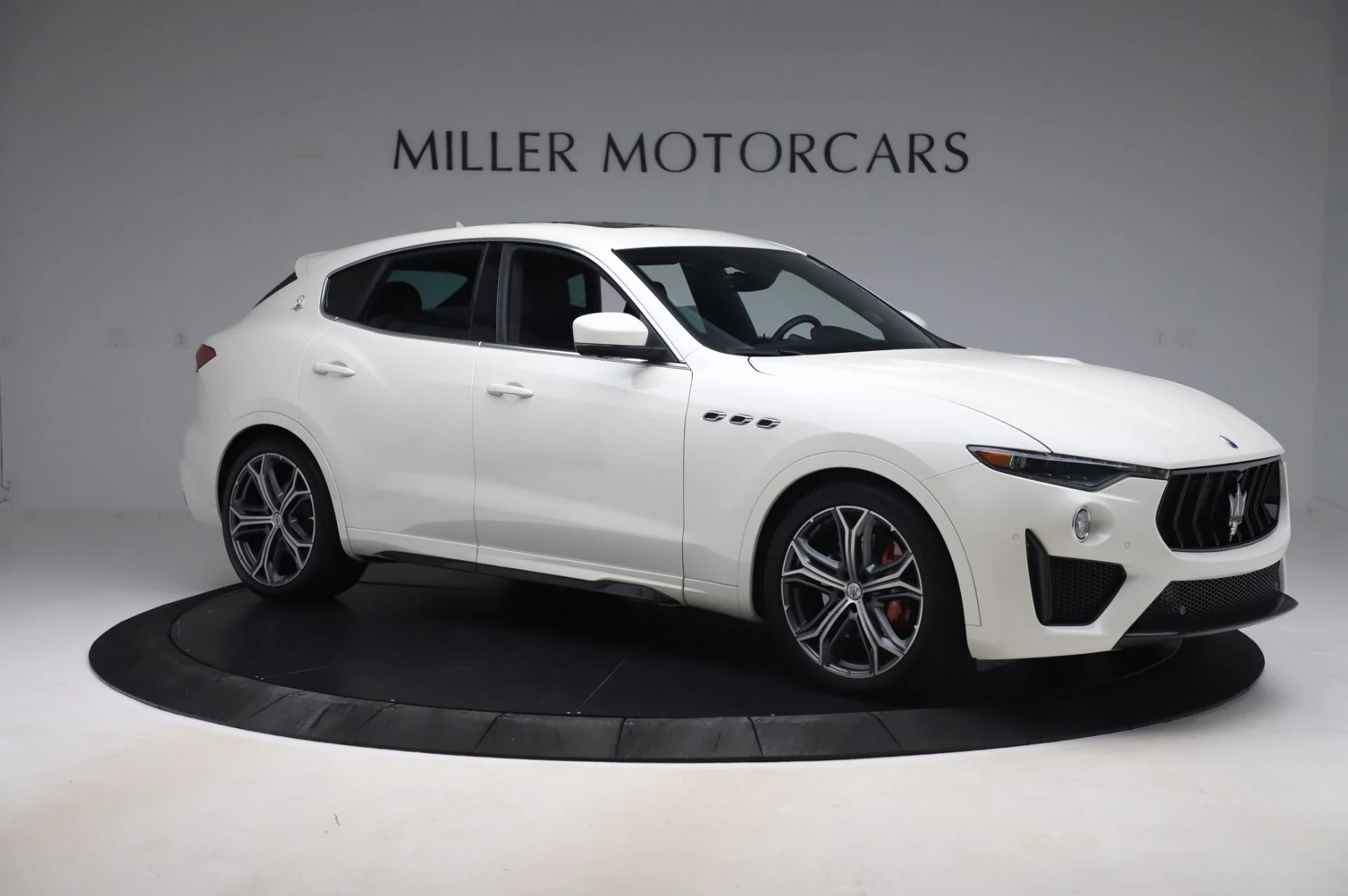 mph008_210343812_Used_2019_Maserati_Levante_Trofeo_1783628754_5fb097dac0