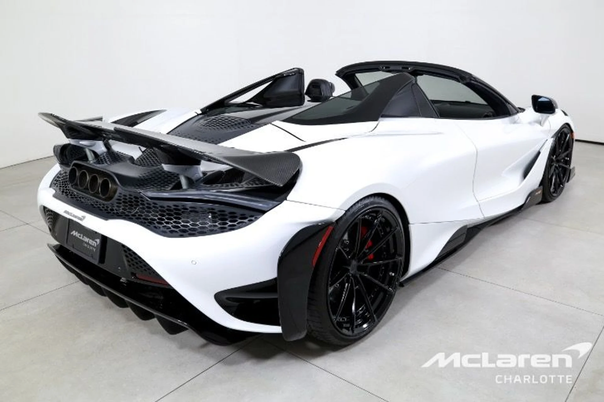 mph008_2104524922_Used_2022_Mc_Laren_765_LT_Spider_4401c28057