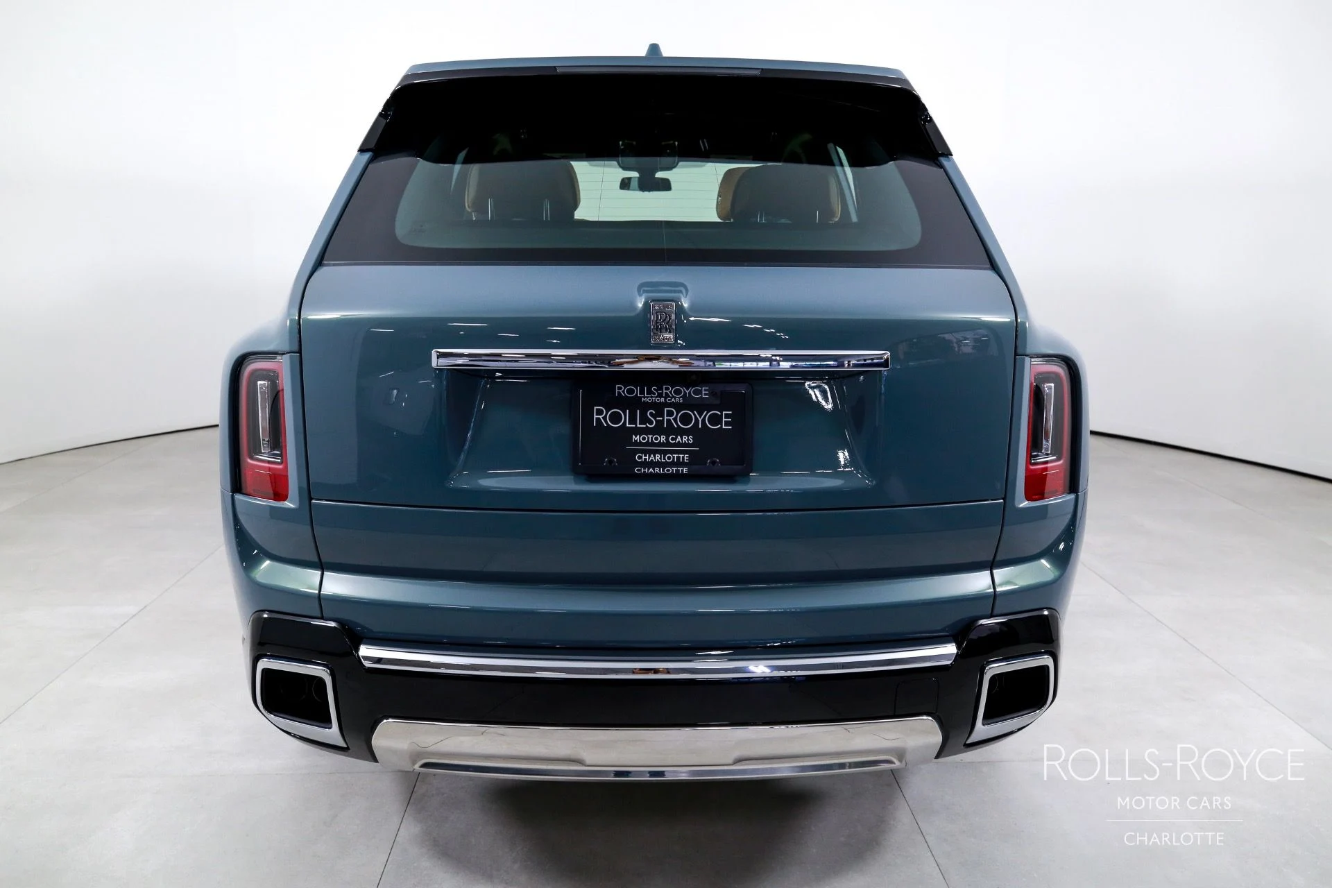 mph008_2112277186_Used_2025_Rolls_Royce_Cullinan_1759510735_a5d8f64bab