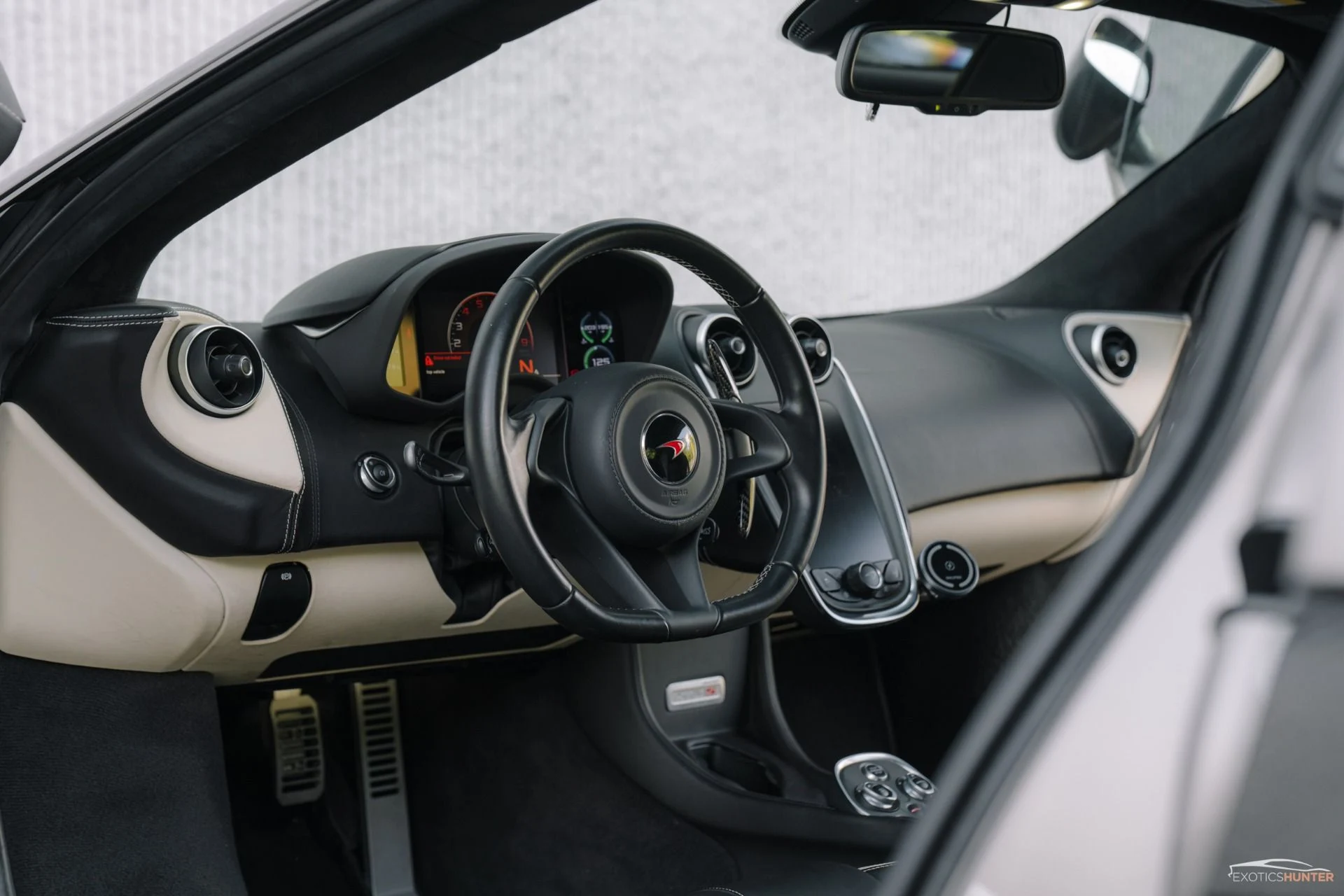 mph008_2112913649_Used_2016_Mc_Laren_570_S_in_Blade_Silver_w_Exterior_Carbon_1761343757_bd1e4c68a6