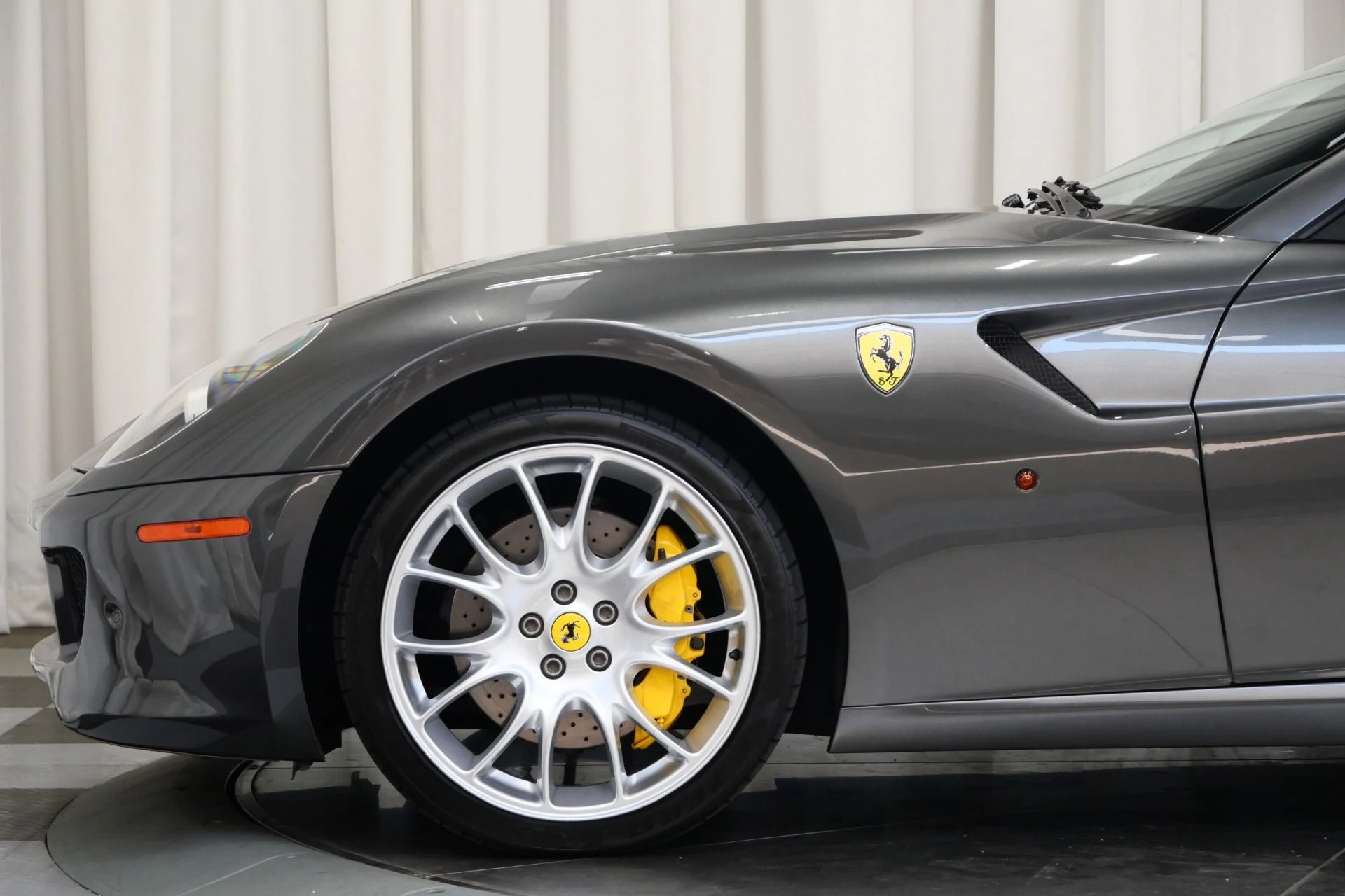 mph008_2117277265_Used_2007_Ferrari_599_GTB_Fiorano_1752852394_1e3e3b211e