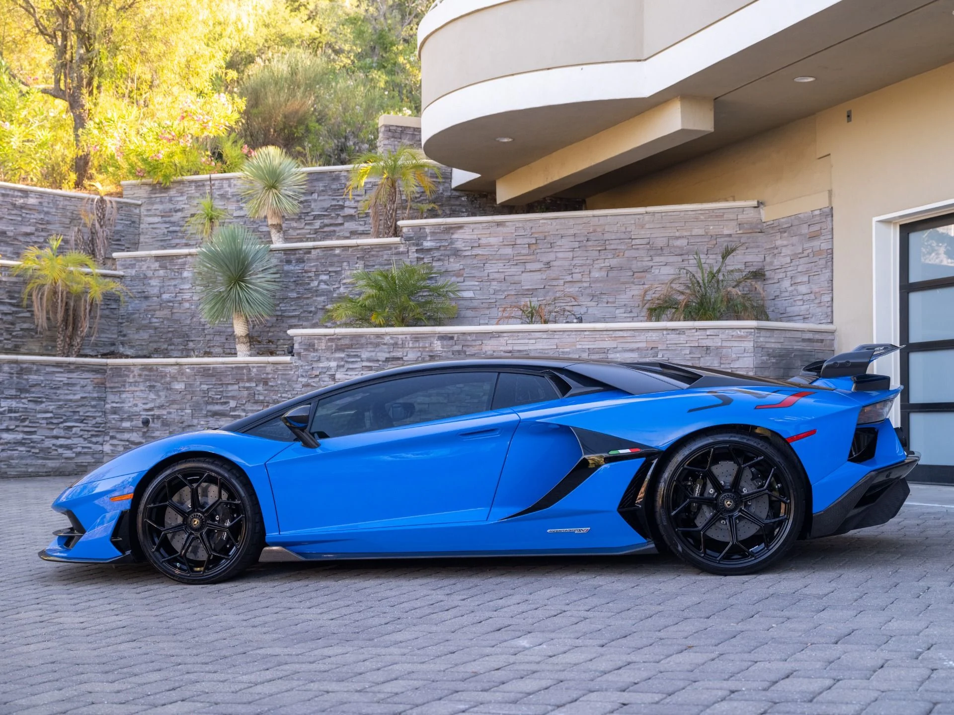 mph008_2118990417_Used_2020_Lamborghini_Aventador_LP_770_4_SVJ_1785437691_14e40b4ffc