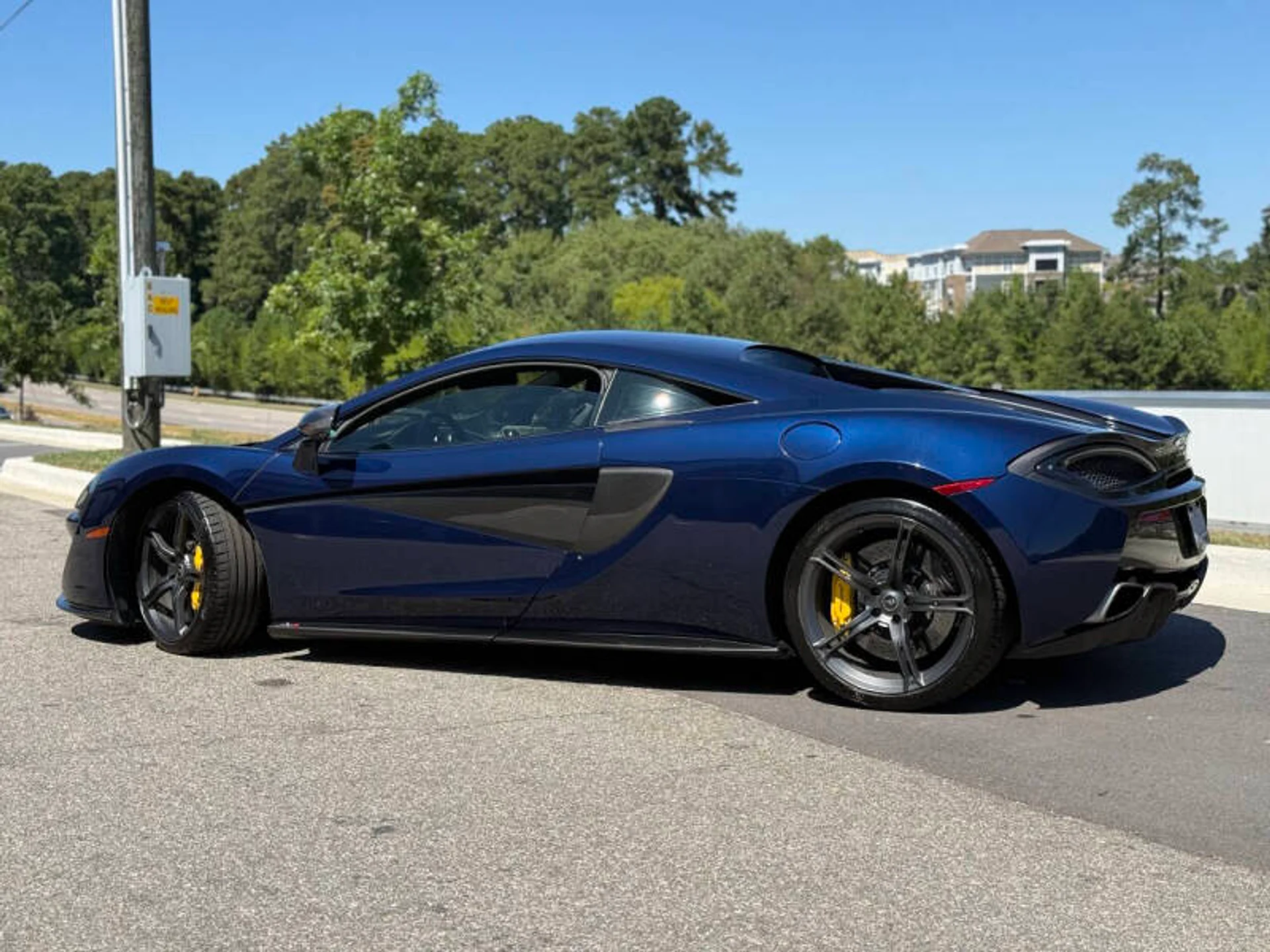 mph008_2119377168_2016_mclaren_570s_base_2dr_coupe_8565f544a3