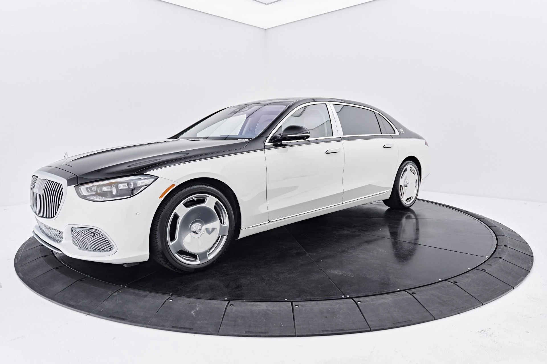 mph008_2120534577_Used_2023_Mercedes_Benz_S_Class_Maybach_S_680_1790207124_fa09e625ab