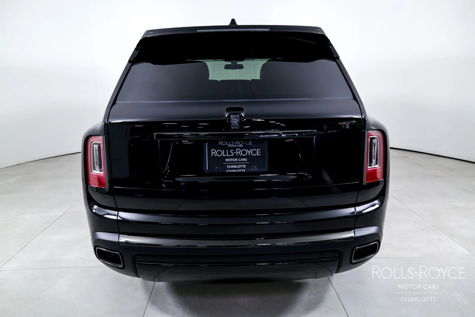 mph008_2146343496_Used_2024_Rolls_Royce_Black_Badge_Cullinan_1724941408_9db2e3f2e7