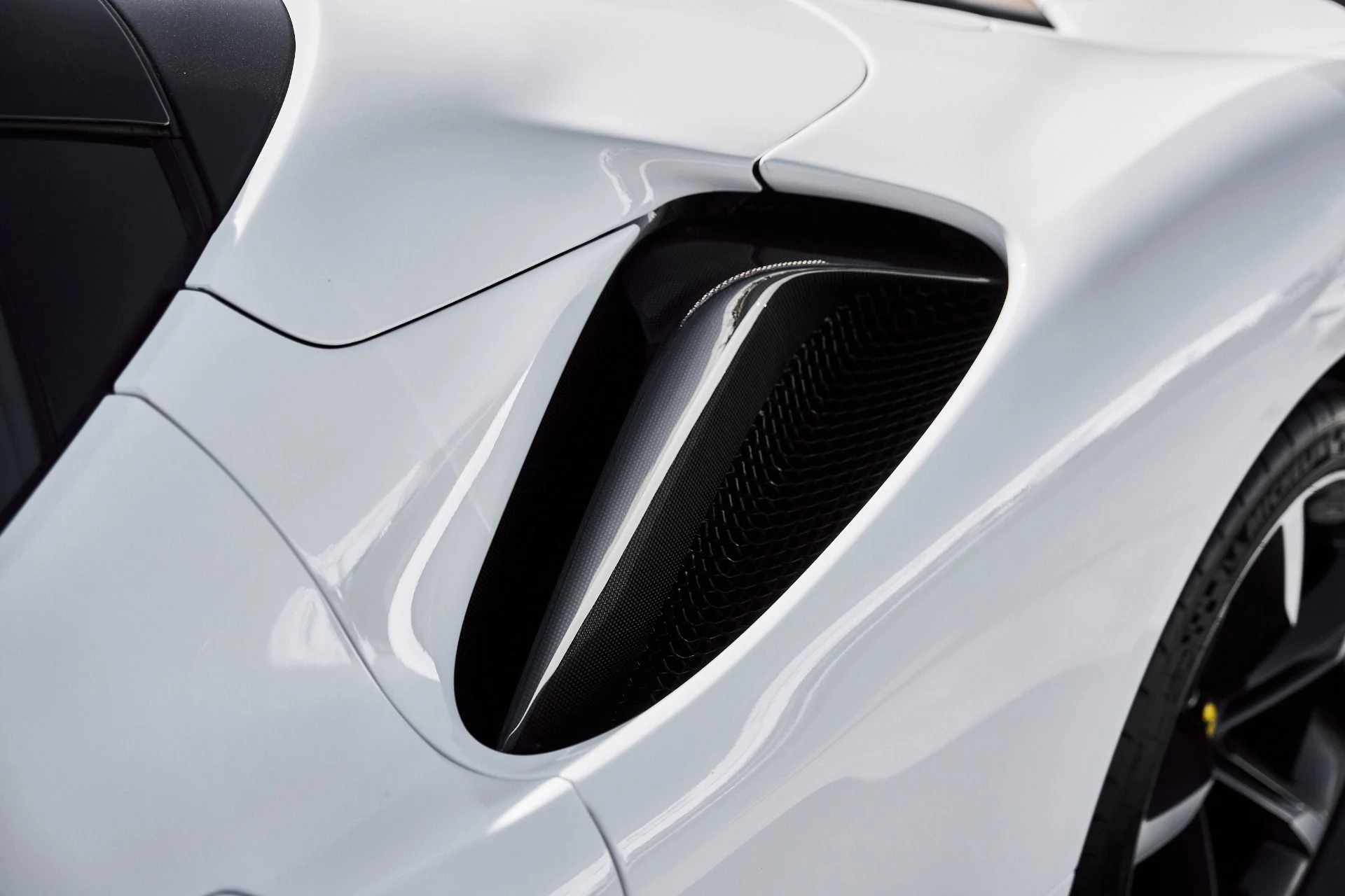 mph008_2148992760_Used_2024_Ferrari_SF_90_Spider_Base_1776734294_c3f6106da6