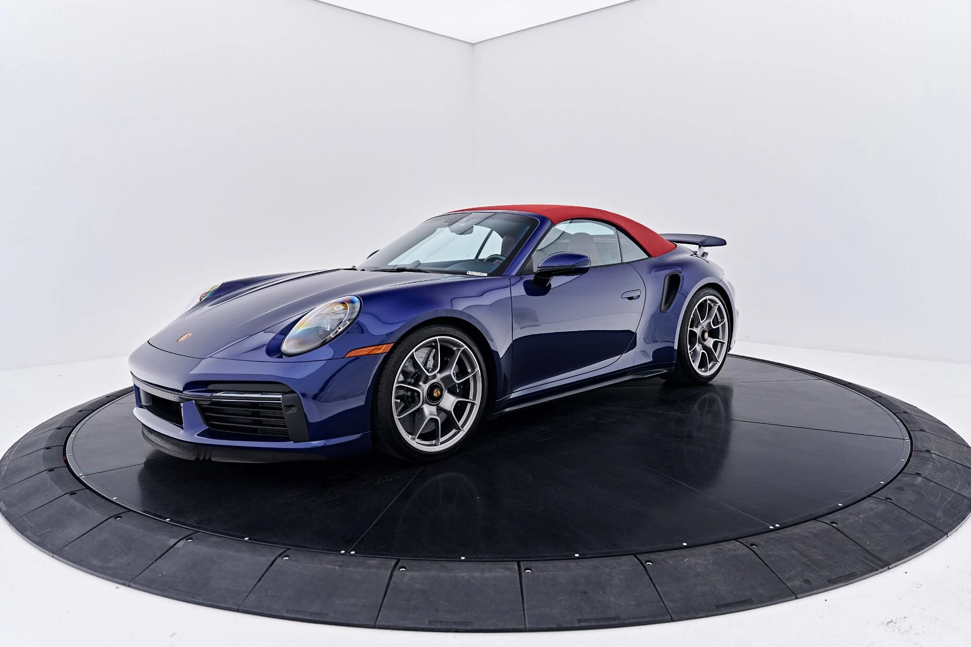 mph008_2149168723_Used_2024_Porsche_911_Turbo_S_1790299310_7739599eca