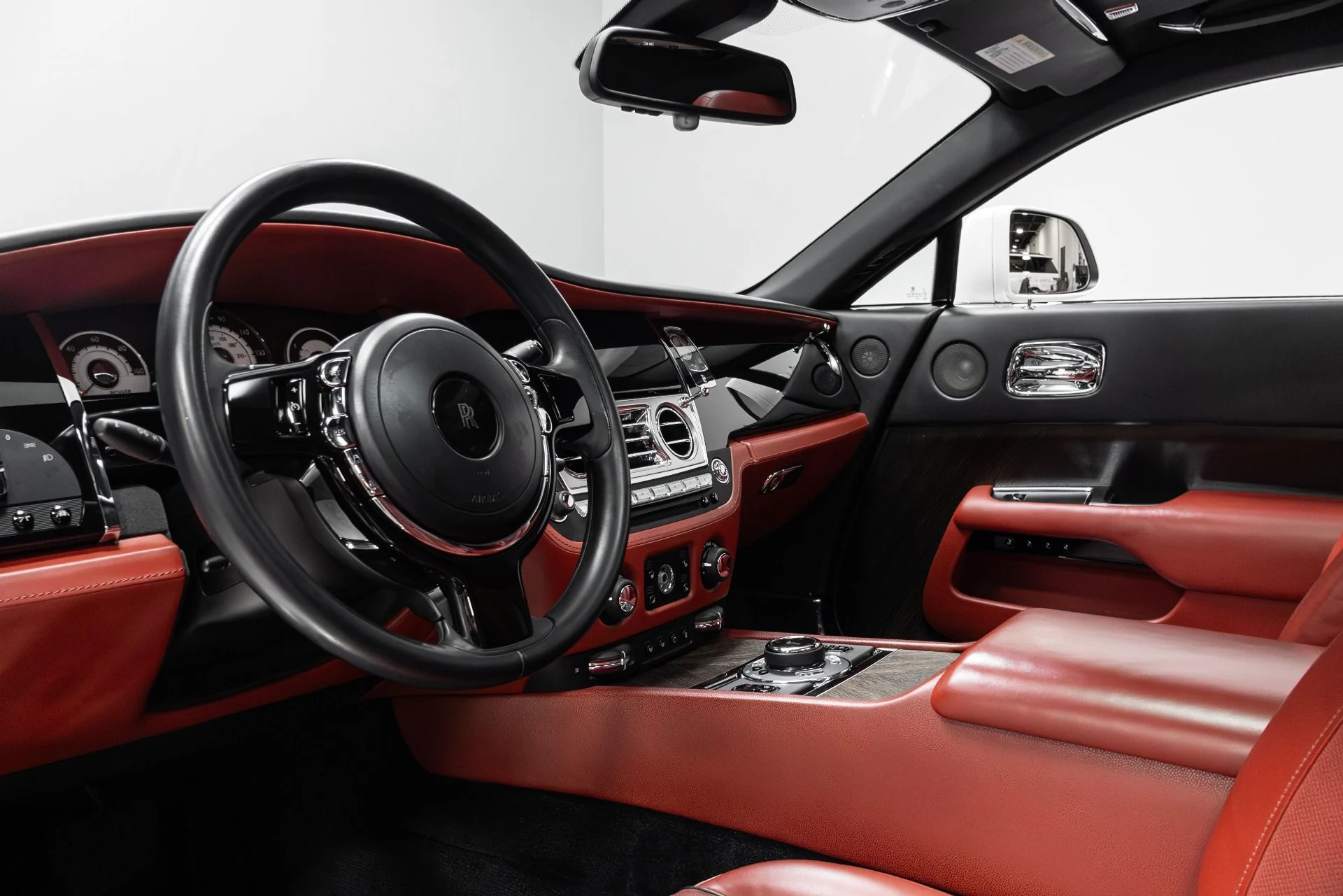 mph008_2151798987_Used_2014_Rolls_Royce_Wraith_1768708128_1ccb876420