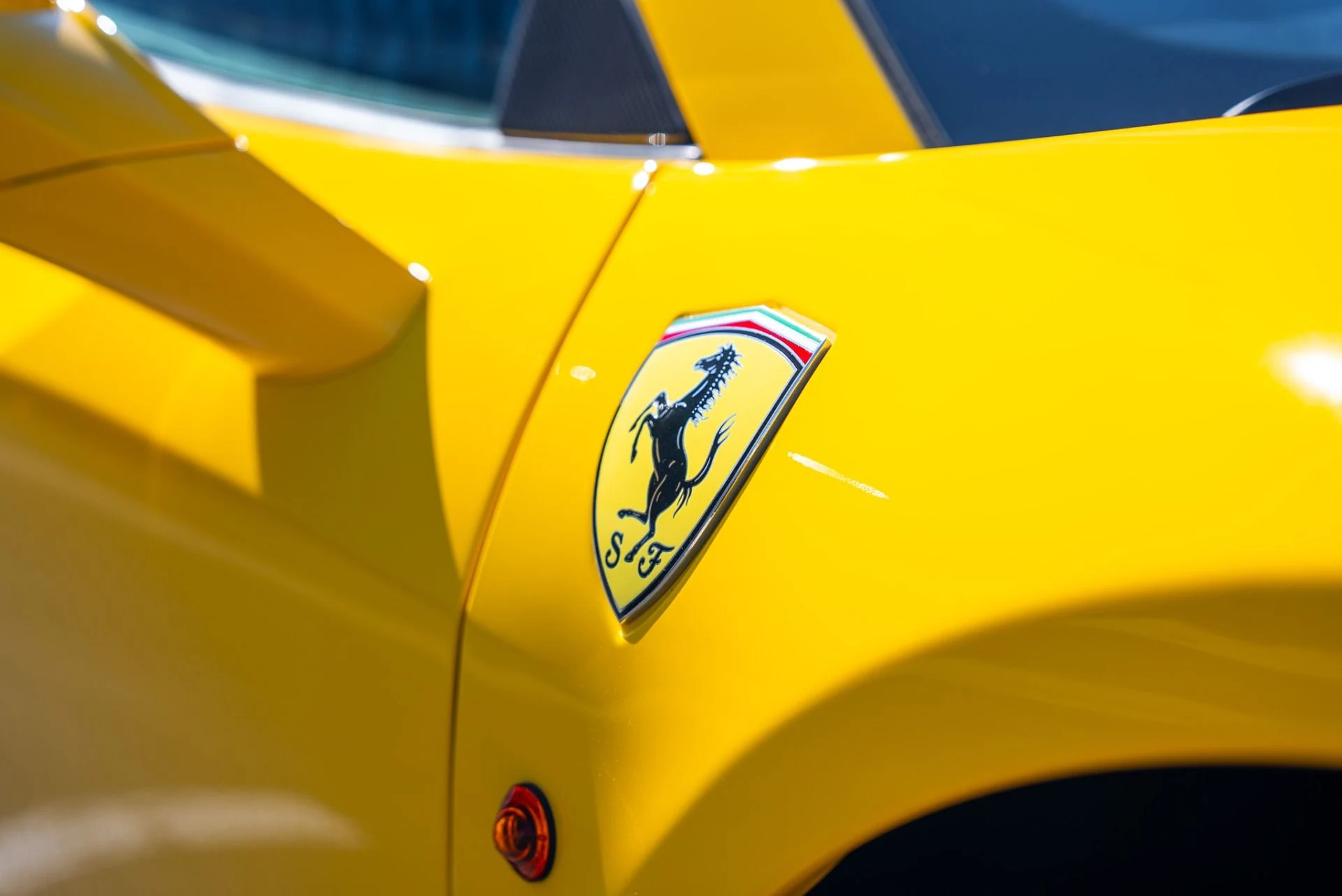 mph008_2158589131_Used_2012_Ferrari_458_Spider_1762304624_430e2da764