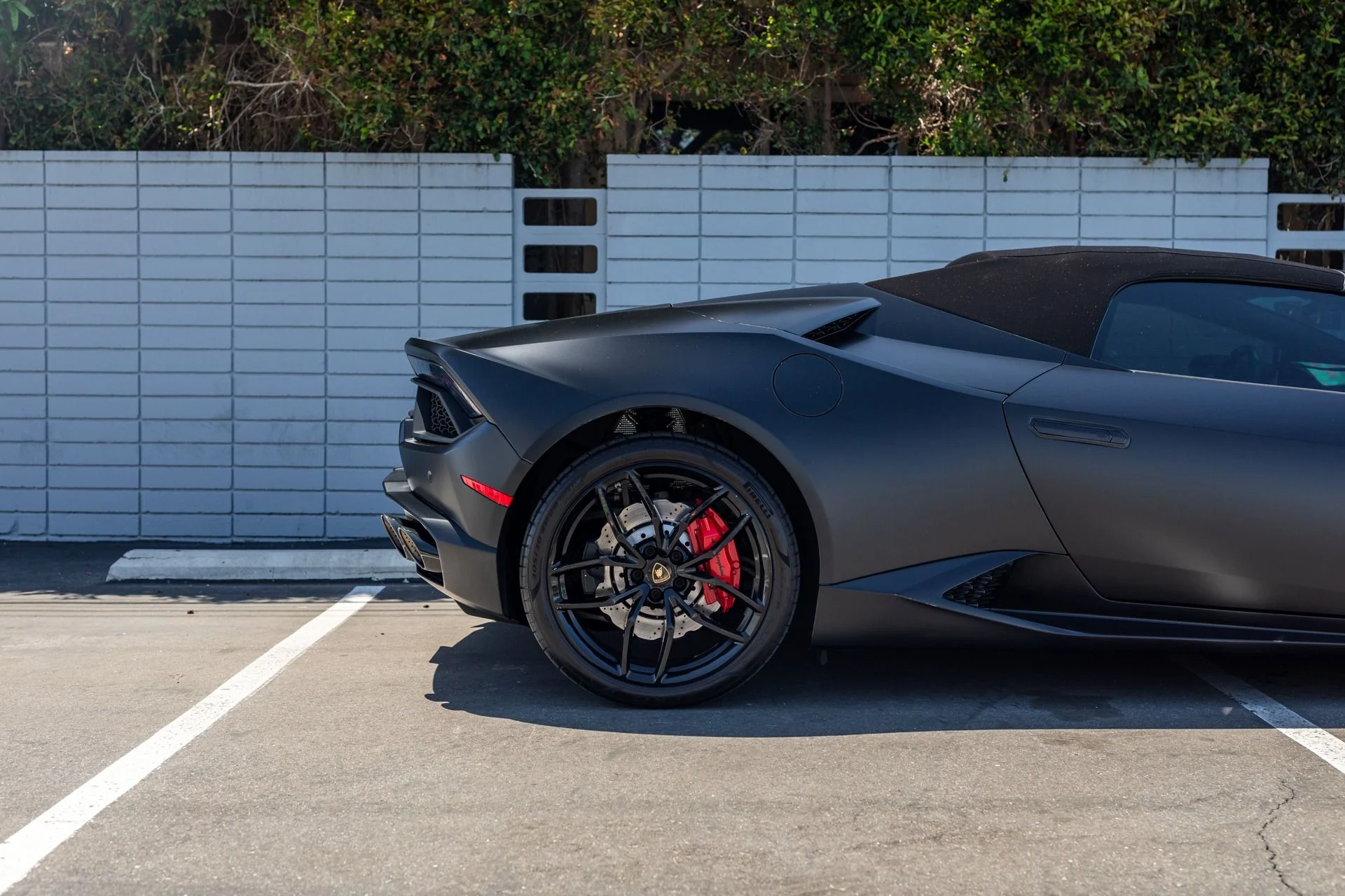 mph008_2158805786_Used_2018_Lamborghini_Huracan_LP_580_2_Spyder_1775682298_11a87cbbdf