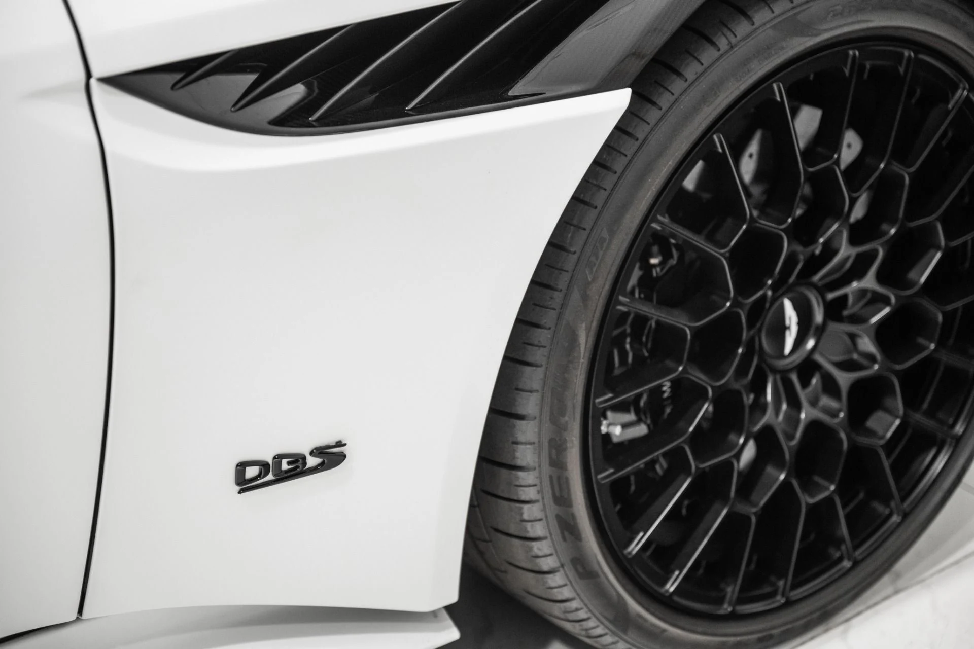 mph008_2160490065_Used_2023_Aston_Martin_DBS_770_Ultimate_1778011376_e0a5554a98