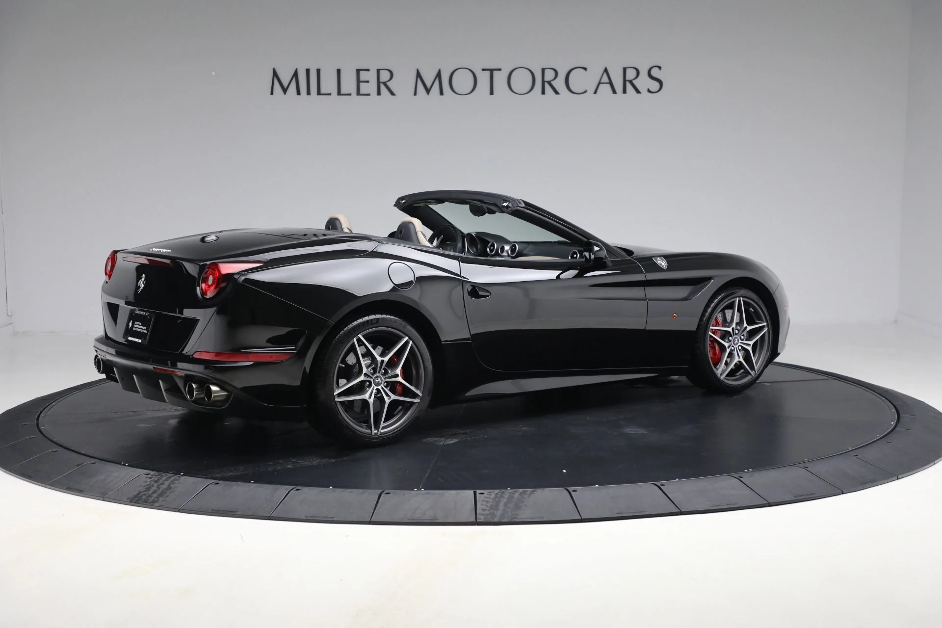mph008_2163646882_Used_2016_Ferrari_California_T_1749504250_bb9fc2b116