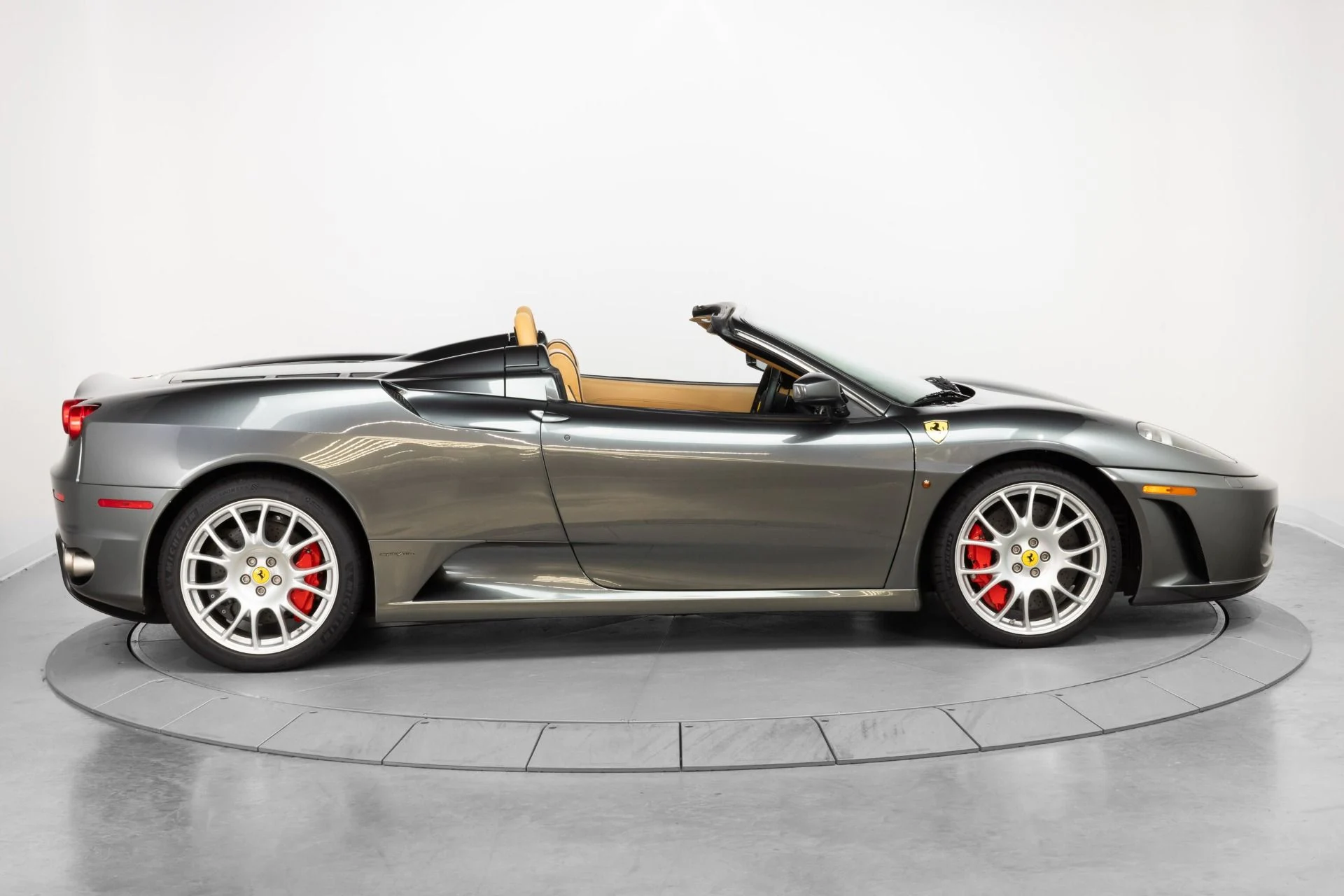 mph008_2165199343_Used_2005_Ferrari_F430_F1_Spider_1789063126_72913d6f66