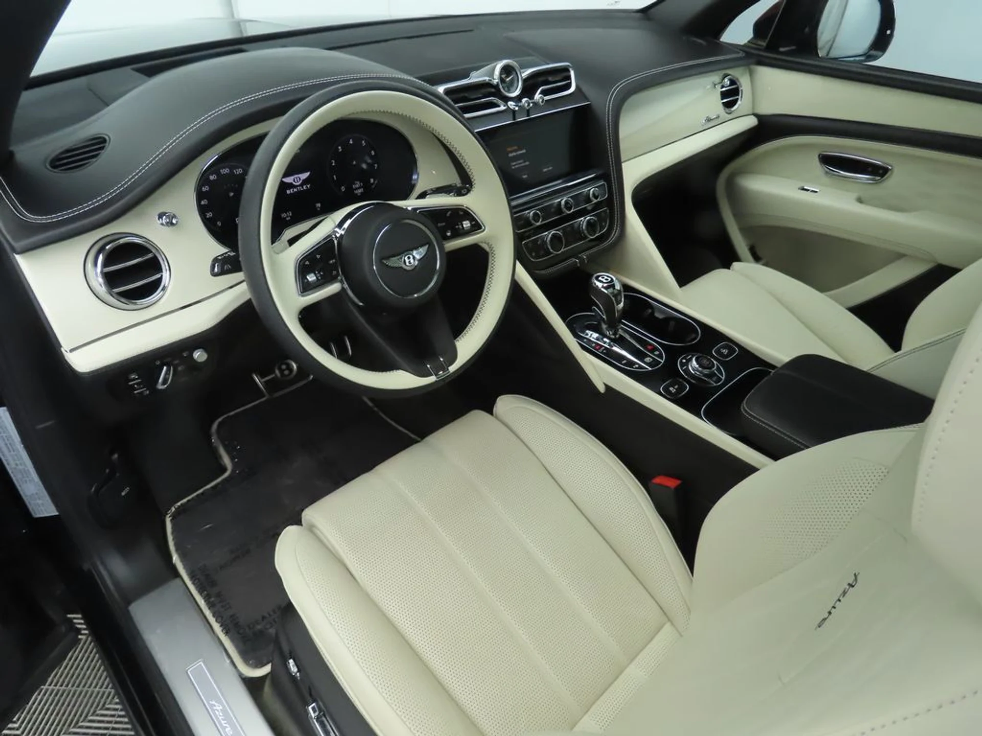 mph008_2168125621_used_2023_bentley_bentayga_ewb_8119_22900823_9_1024_95b533f0ef
