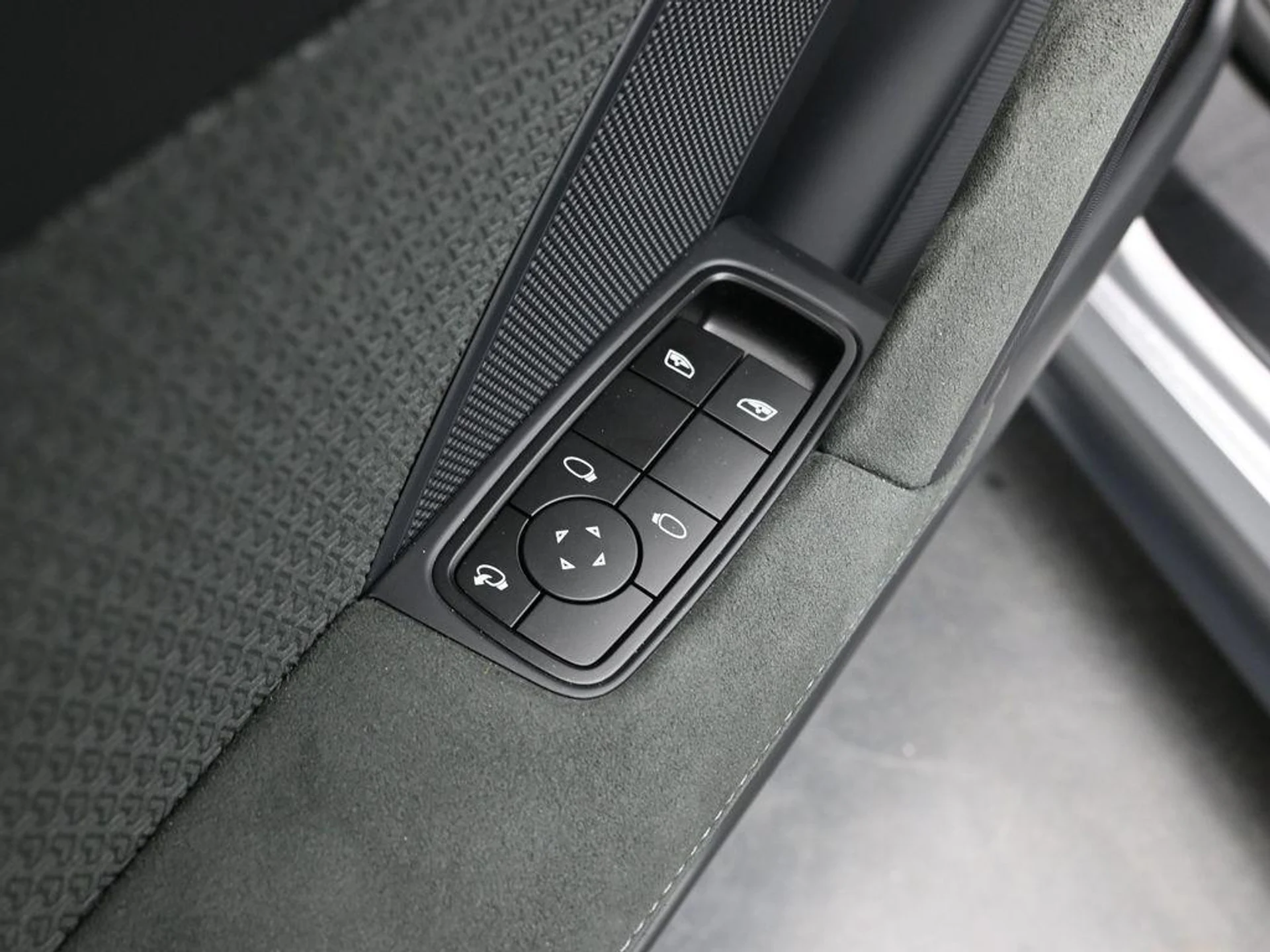 mph008_2170870605_qqg_Qo_Bqp5_Fvoxd_Nv_YX_Rx_MV_Oj_Fc_8dd456662b