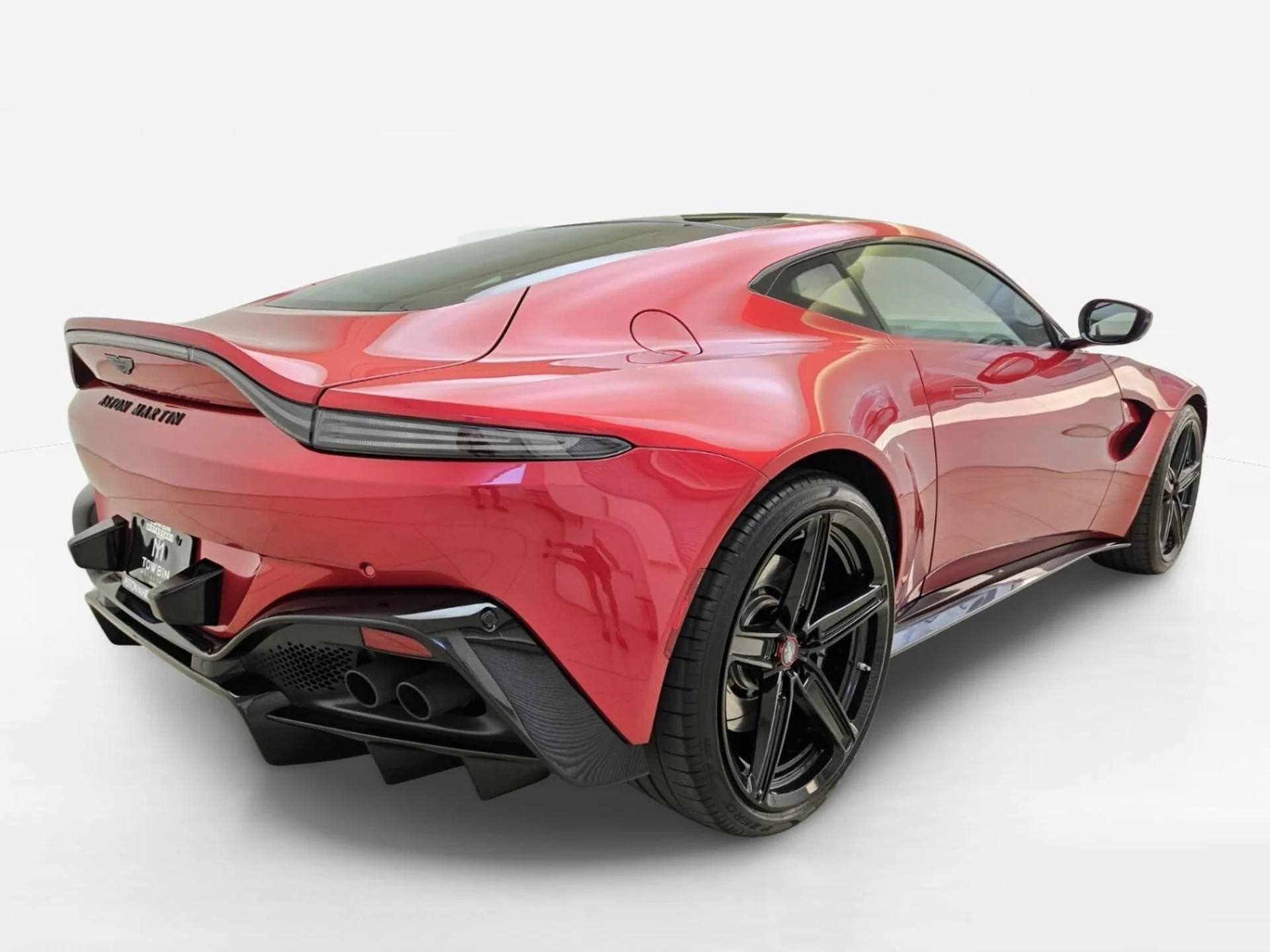 mph008_2174756325_Used_2023_Aston_Martin_Vantage_1784266986_4eb746cbda