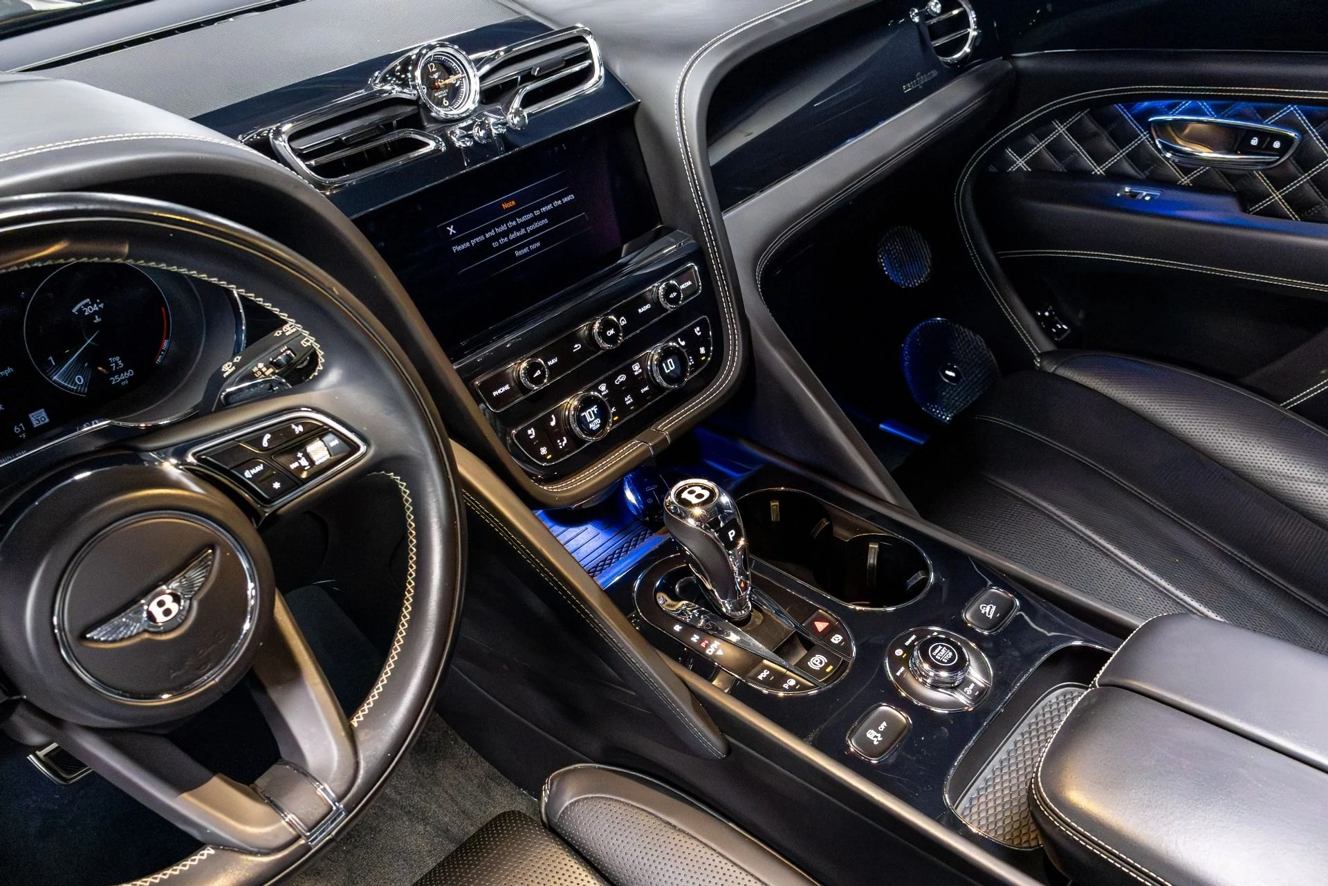 mph008_2177377769_Used_2021_Bentley_Bentayga_V8_1775865937_790e30f2b8