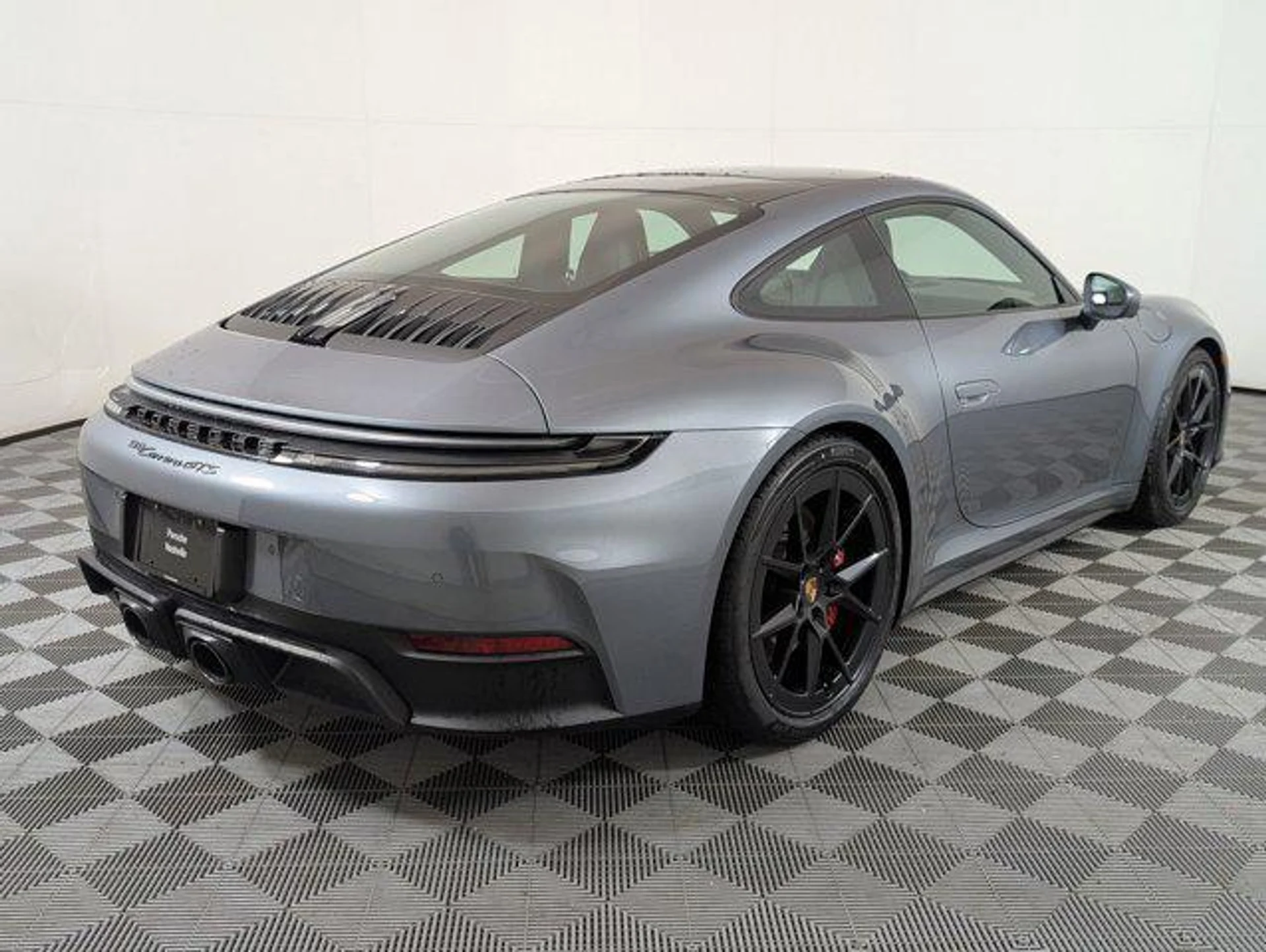 mph008_2178768183_p_M_Uduhu_R50_E11_U_qts_G4_Tx9_Q_s8_853b8319e8