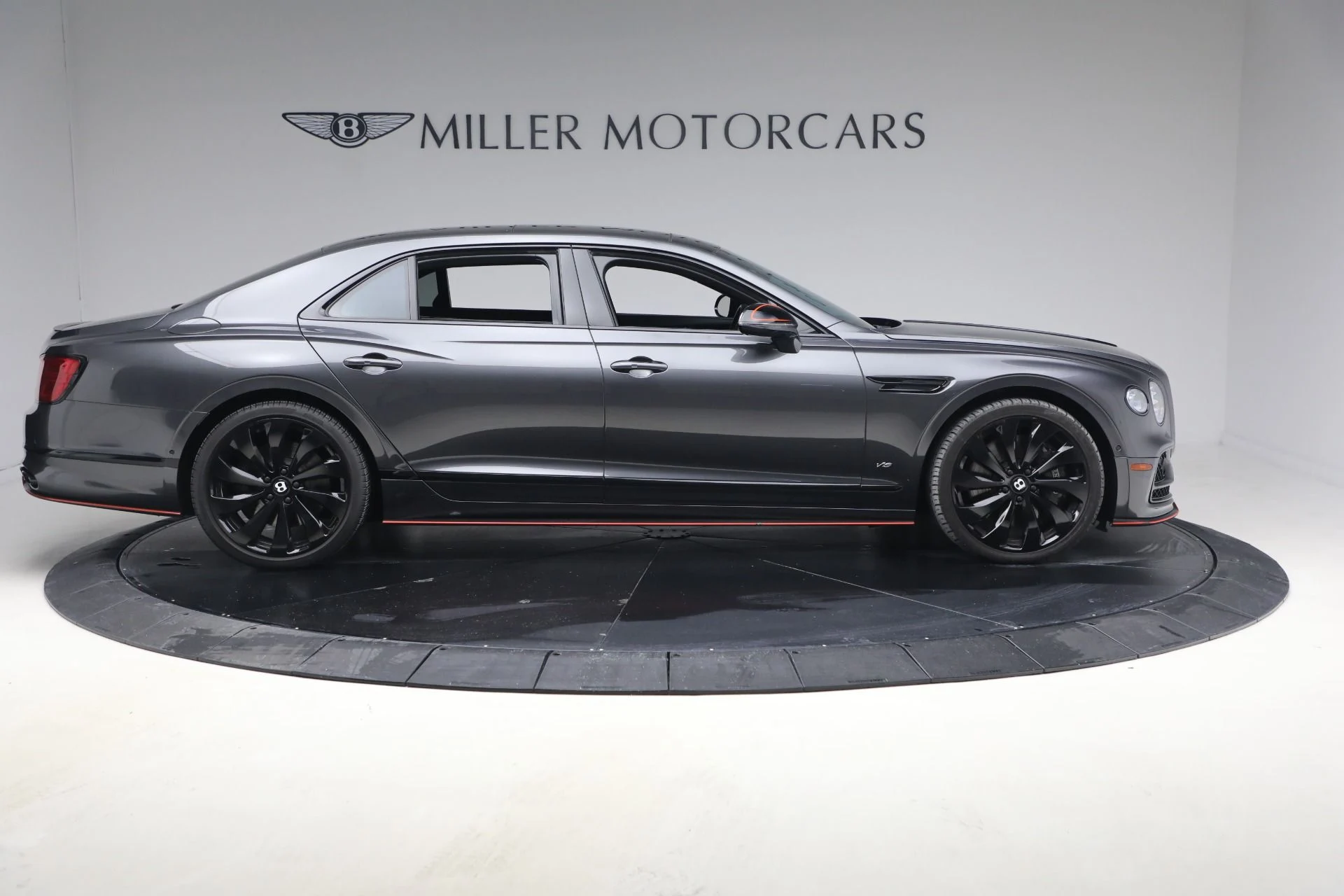 mph008_218737799_Used_2022_Bentley_Flying_Spur_V8_1770156779_1de93b01a4