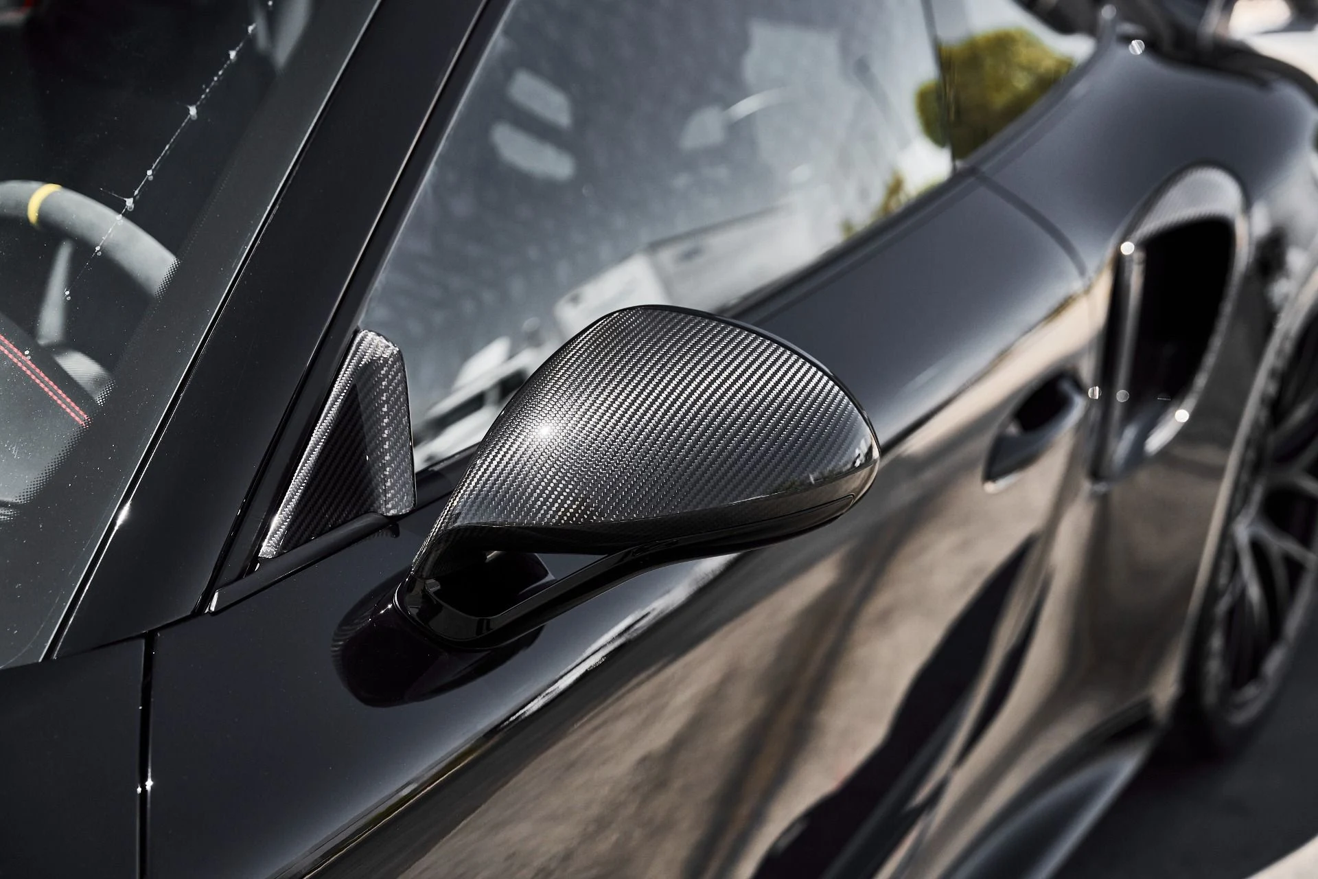mph008_2189150942_Used_2018_Porsche_911_GT_2_RS_1778880882_091a0ff961