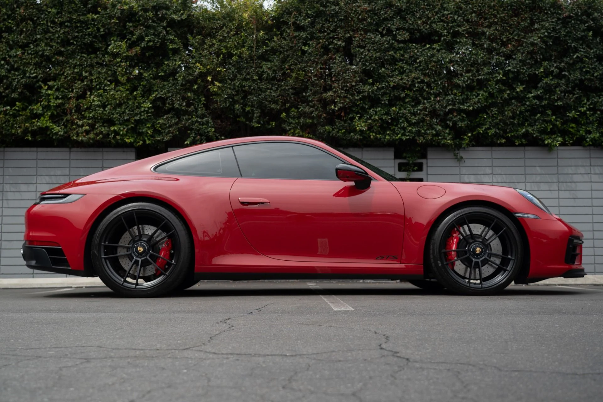 mph008_2191128776_Used_2024_Porsche_911_Carrera_GTS_1756425318_8aa4aecc78