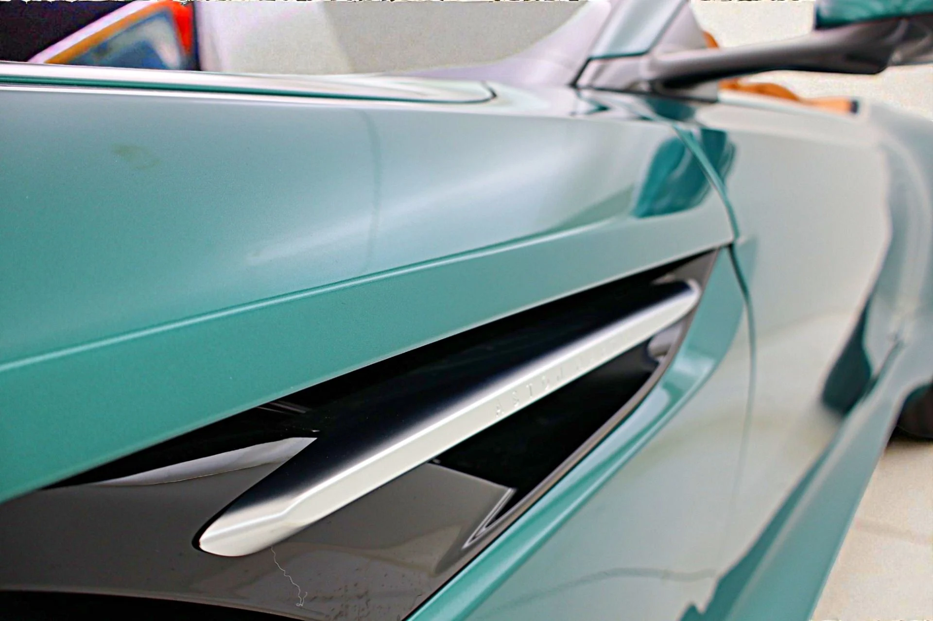 mph008_2195411790_New_2026_Aston_Martin_DB_12_Volante_6a70f81eff